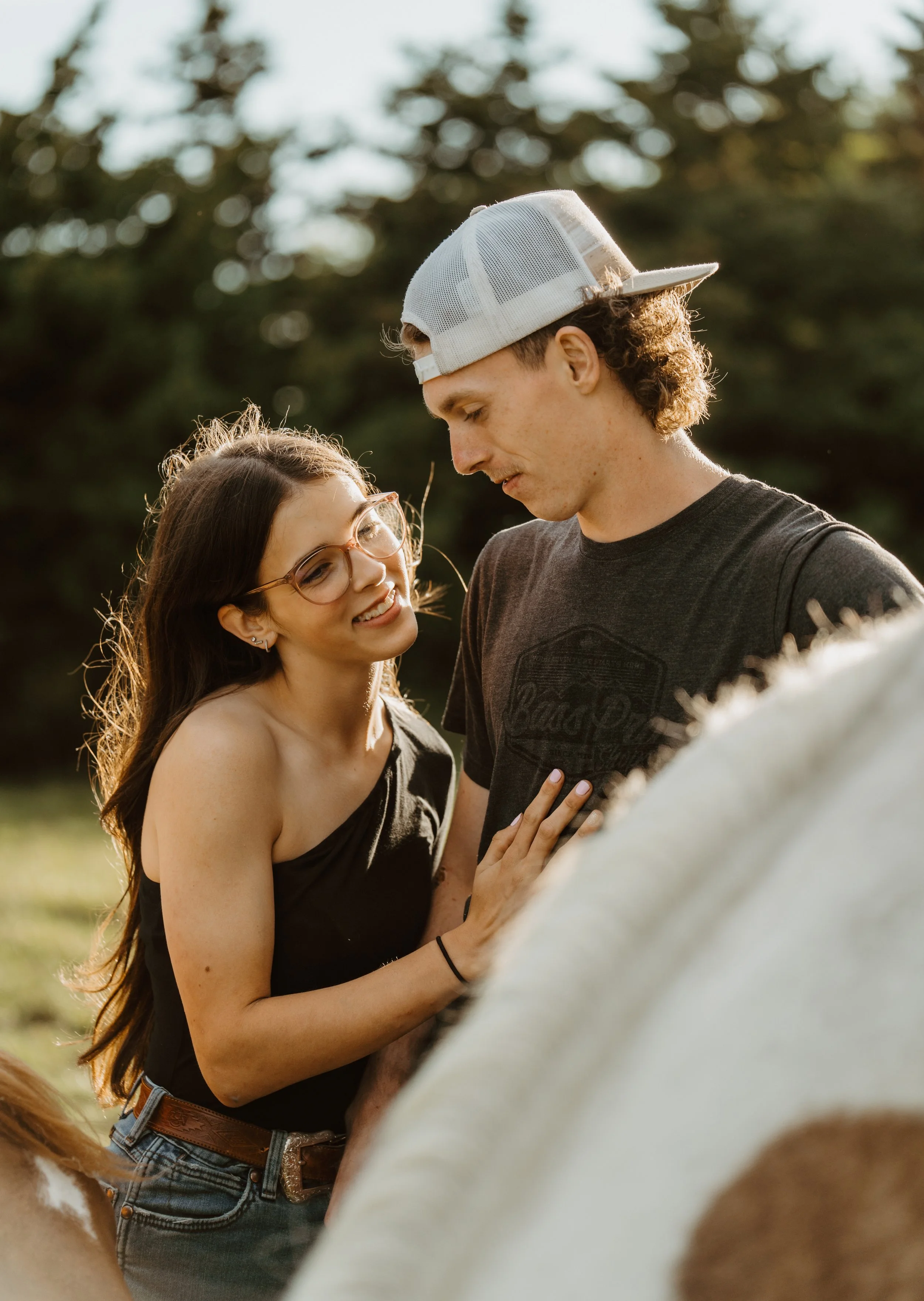 southern-ontario-golden-hour-couples-photos-western-horses (5).jpg