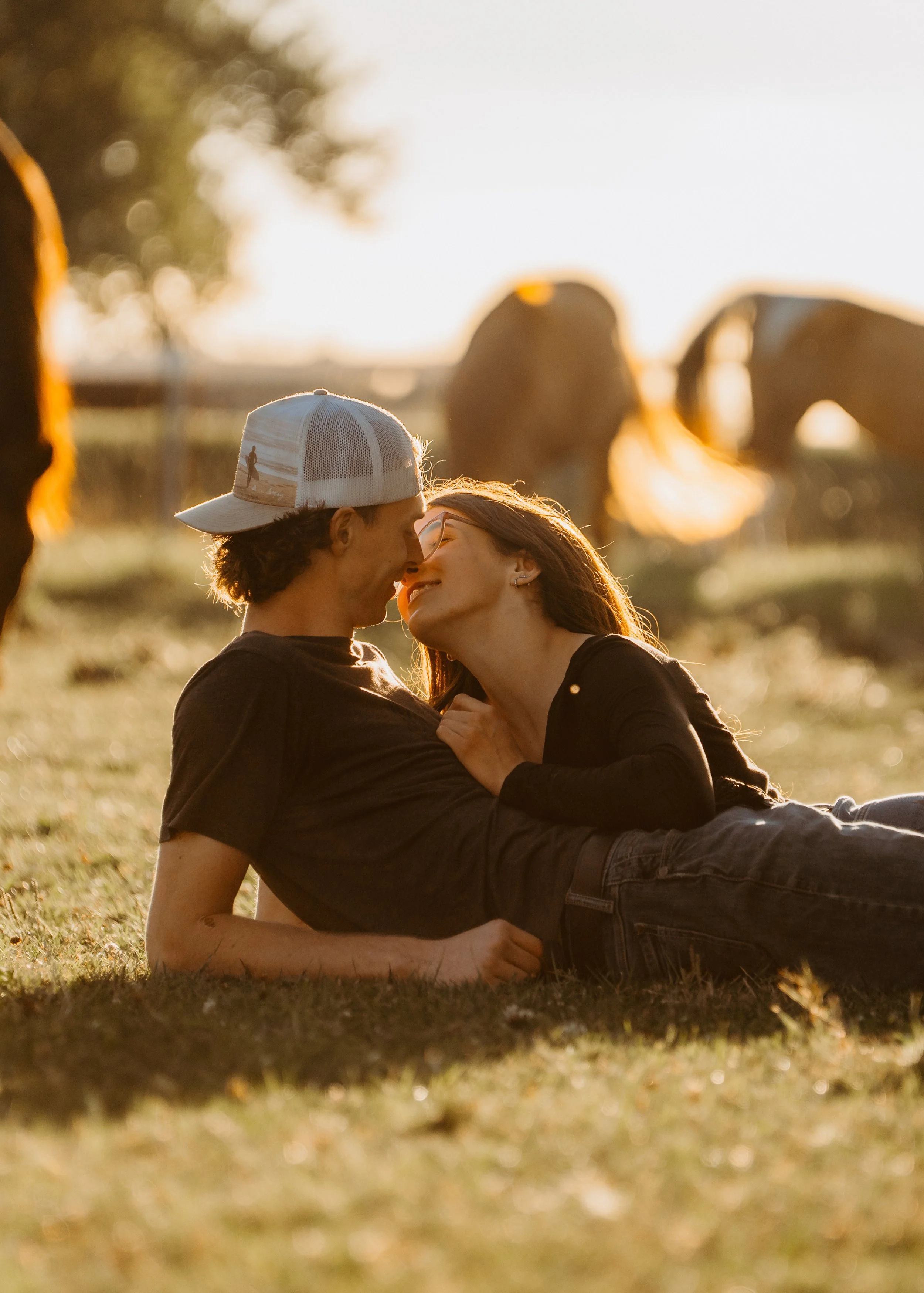 southern-ontario-golden-hour-couples-photos-western-horses (29).jpg