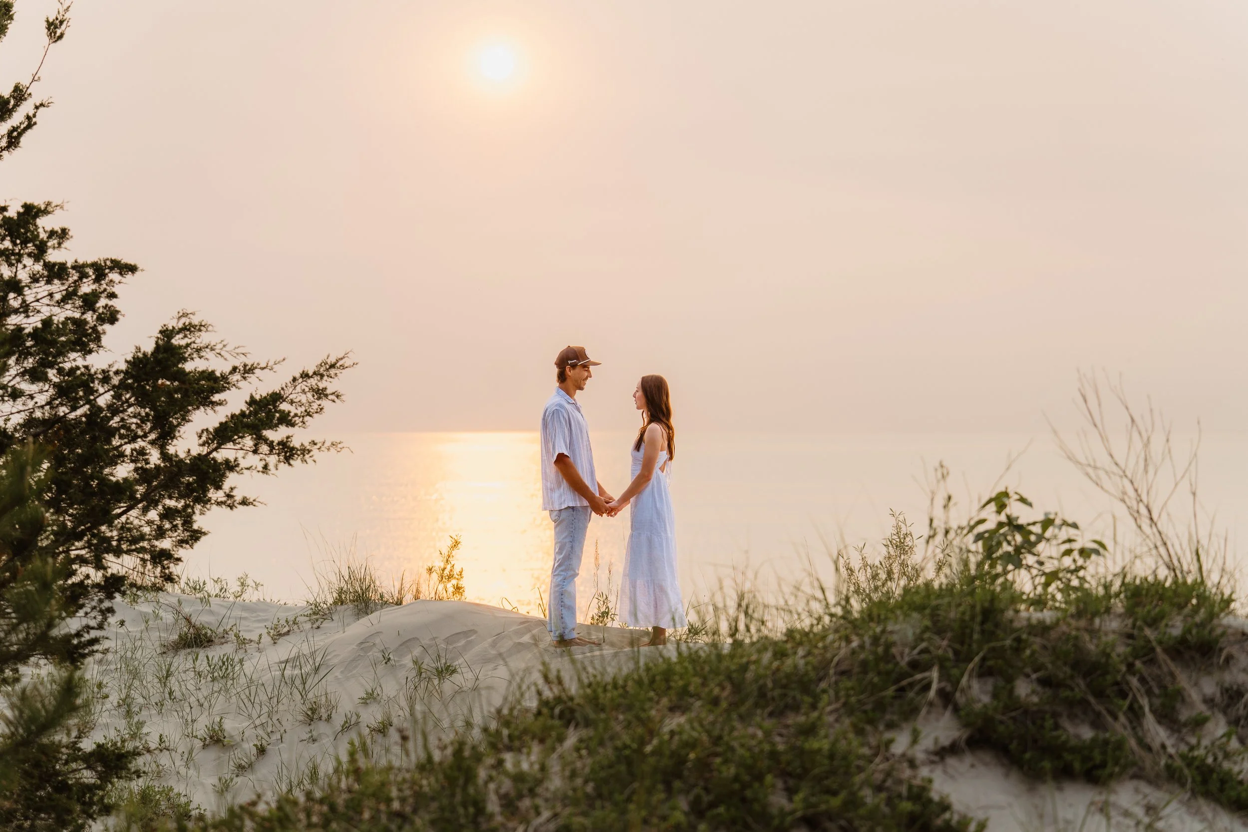 ontario-beach-sunset-engagement-photos (53).jpg