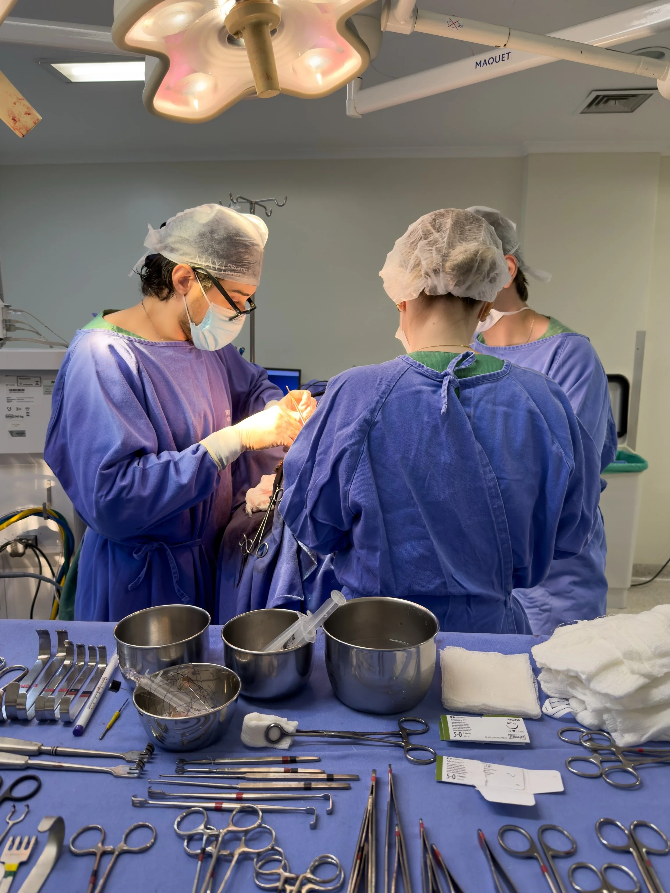 Na pr&aacute;tica da Cirurgia Pl&aacute;stica, cada procedimento vai al&eacute;m da t&eacute;cnica &mdash; &eacute; tamb&eacute;m um momento de ensino, troca e constru&ccedil;&atilde;o de conhecimento.

🔸Como preceptor dos m&eacute;dicos residentes 