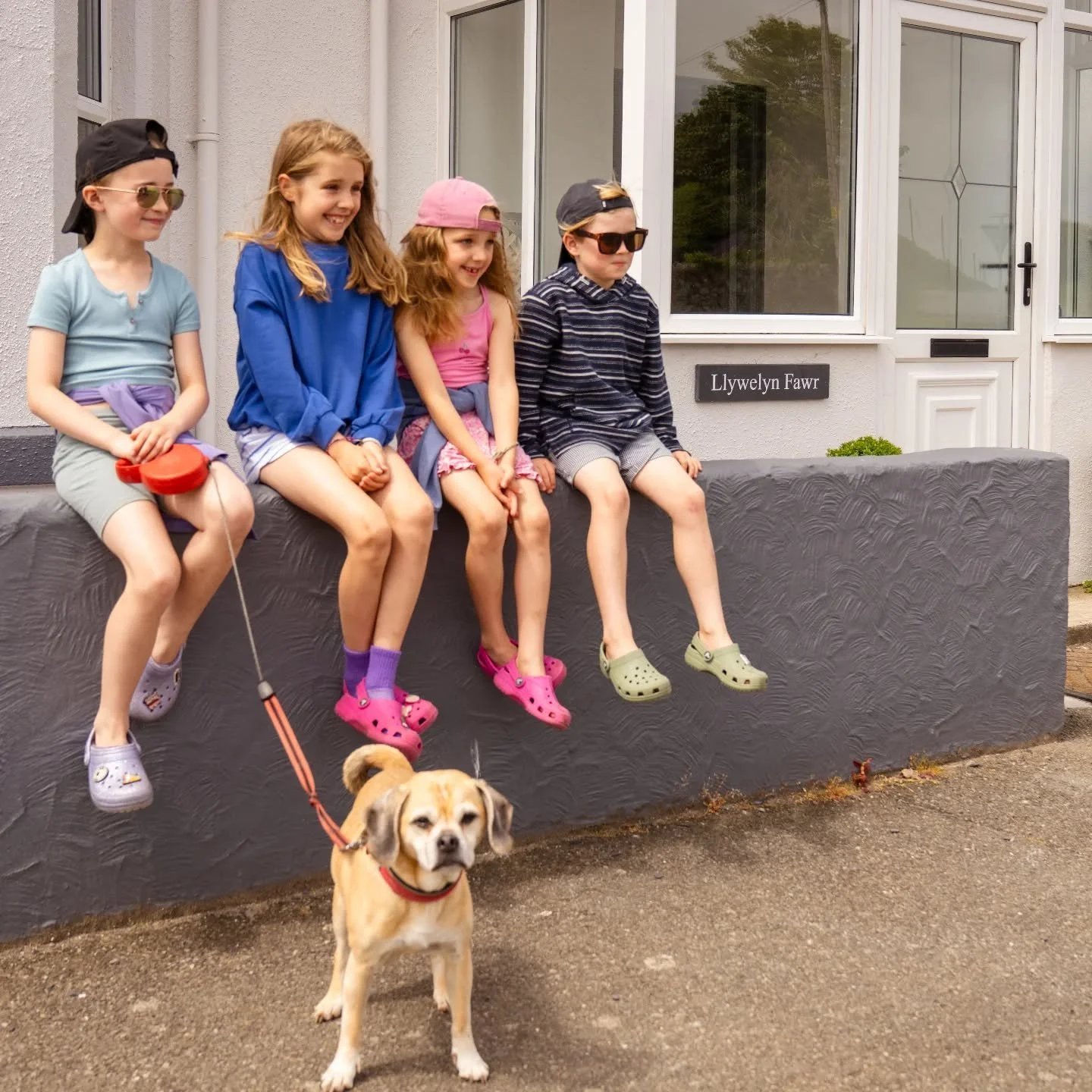 Barod am antur 🙌🏼 Ready for adventure

With the beach, sand dunes, caf&eacute;, park and walks on your doorstep its easy to grab the kids and dog and head for fresh air without getting in the car!
.
.
.
.
.
#berffro #Aberffraw #traethmawr #ci #teul