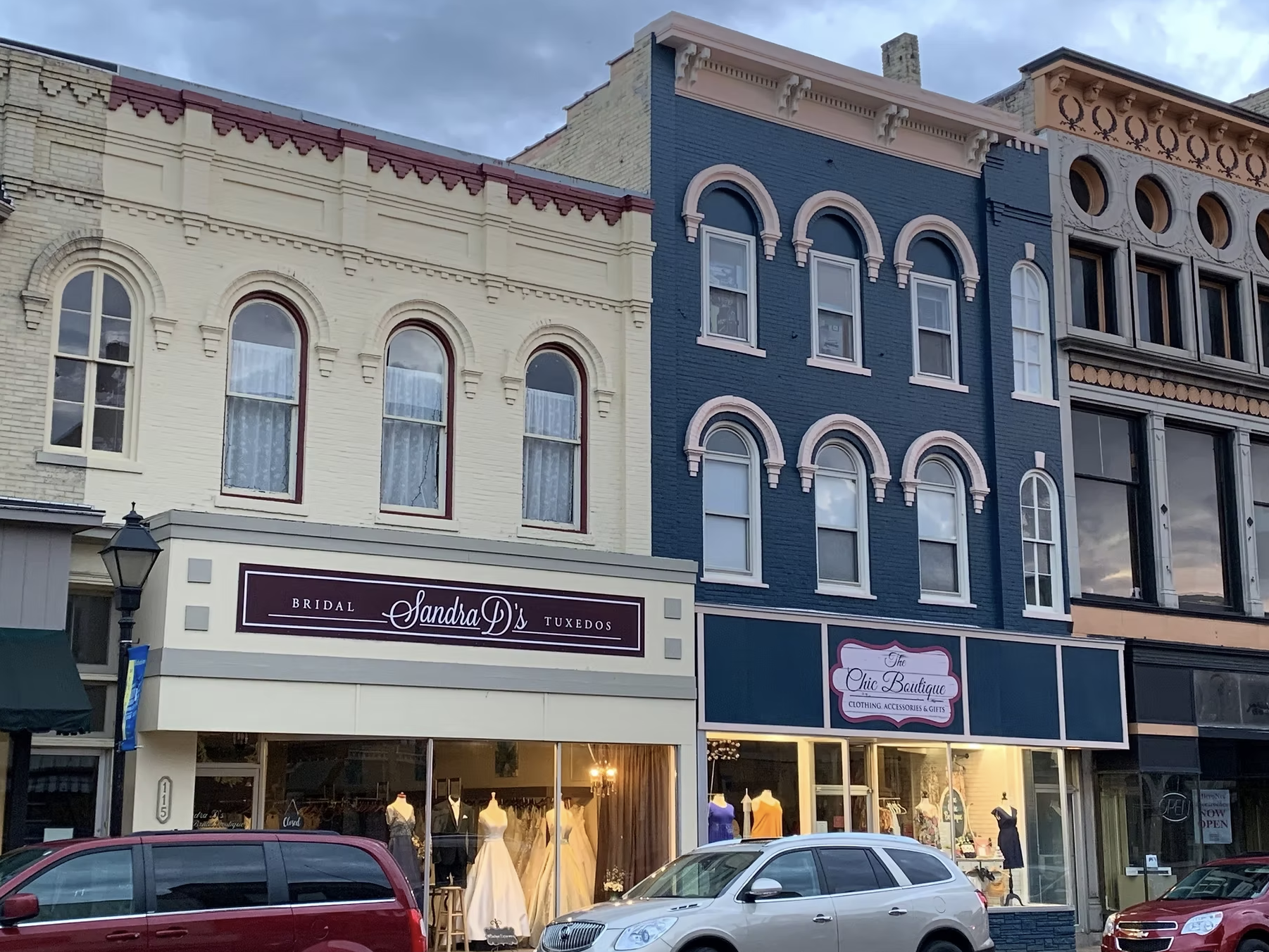 The Best Local Wedding Vendors in Downtown Watertown, Wisconsin