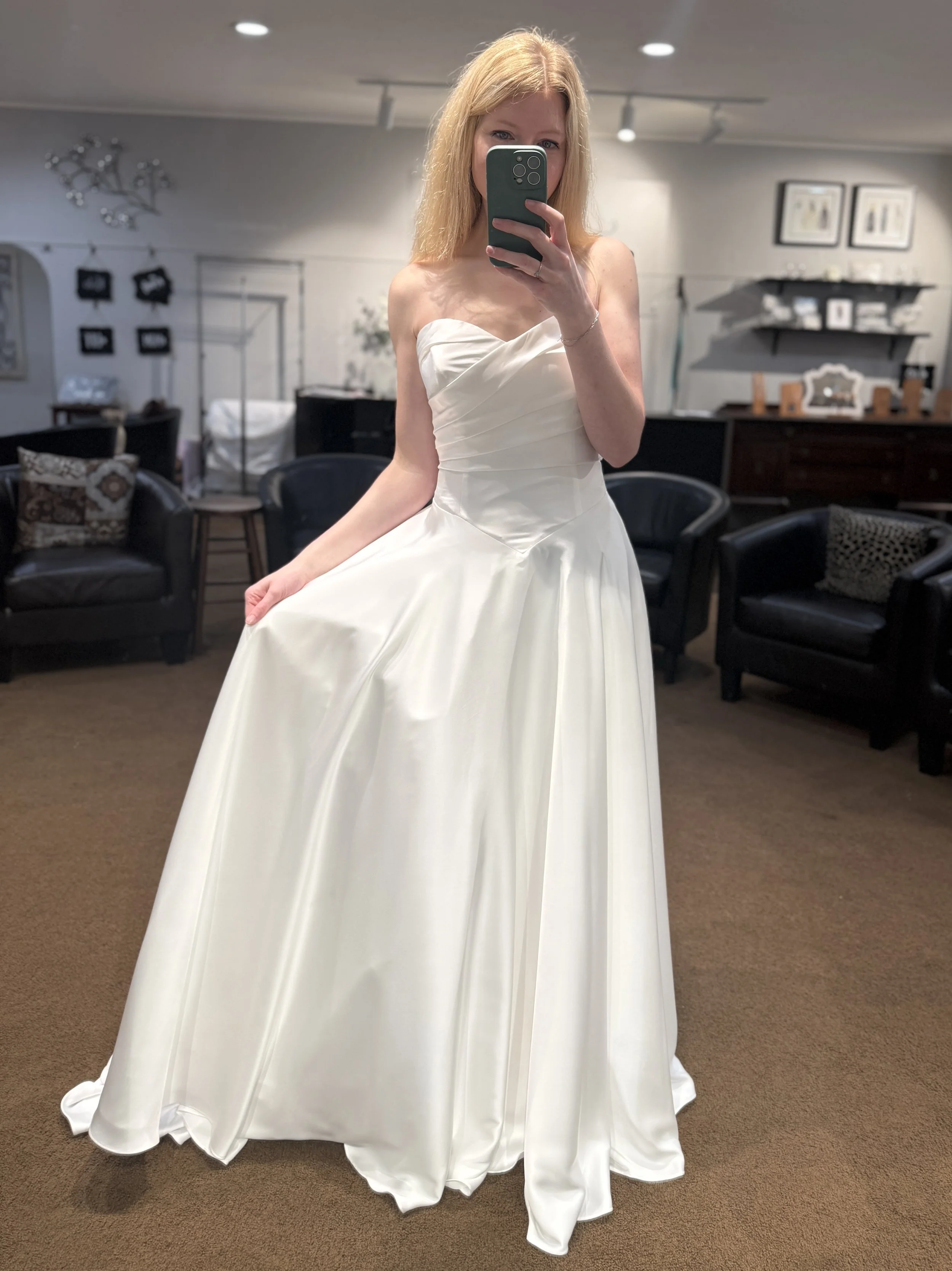 How to Prepare for a Wedding Dress Sample Sale | Sandra D's Bridal Boutique