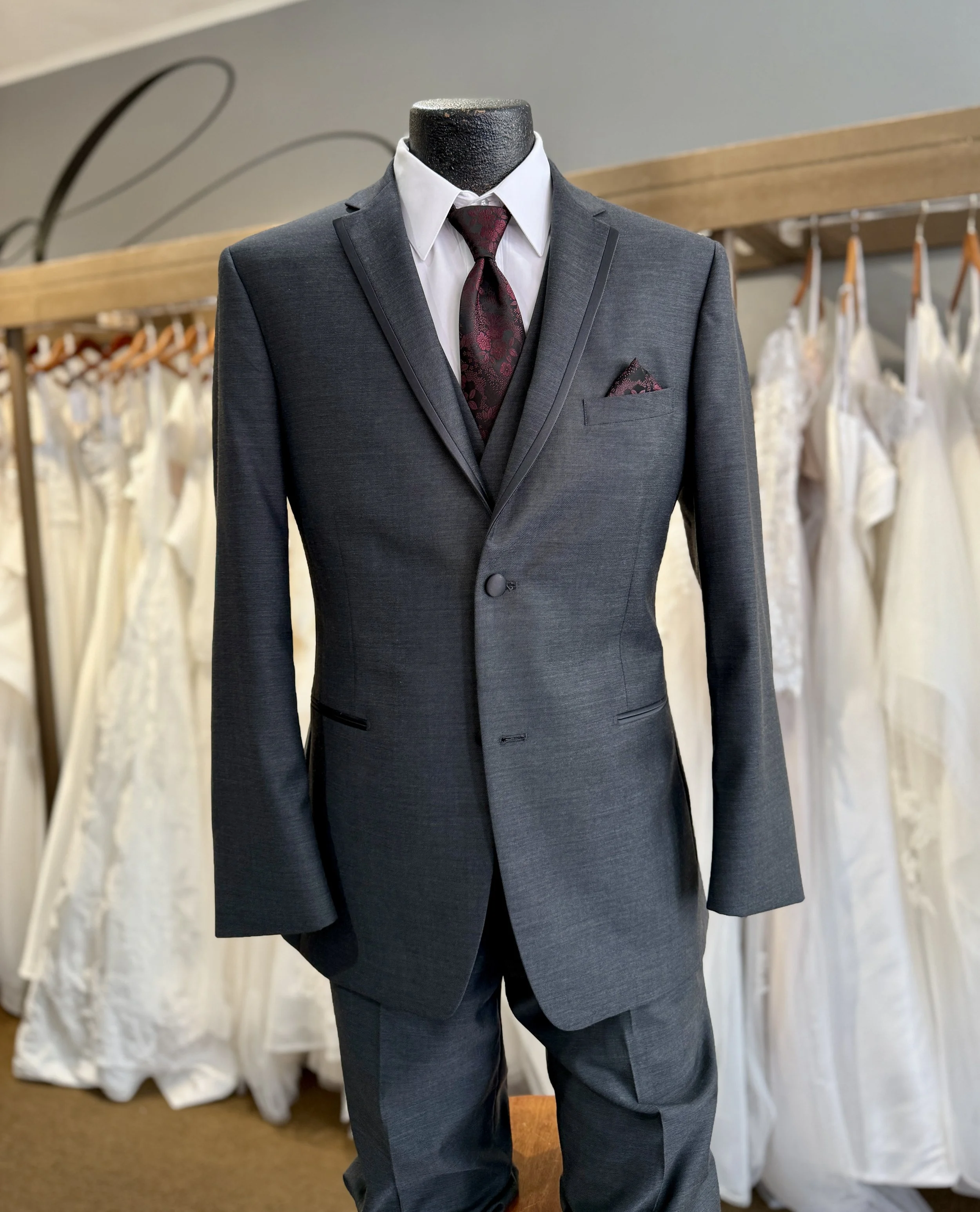 Tuxedo vs. Suit: What’s the Difference? A Guide for Your Wedding