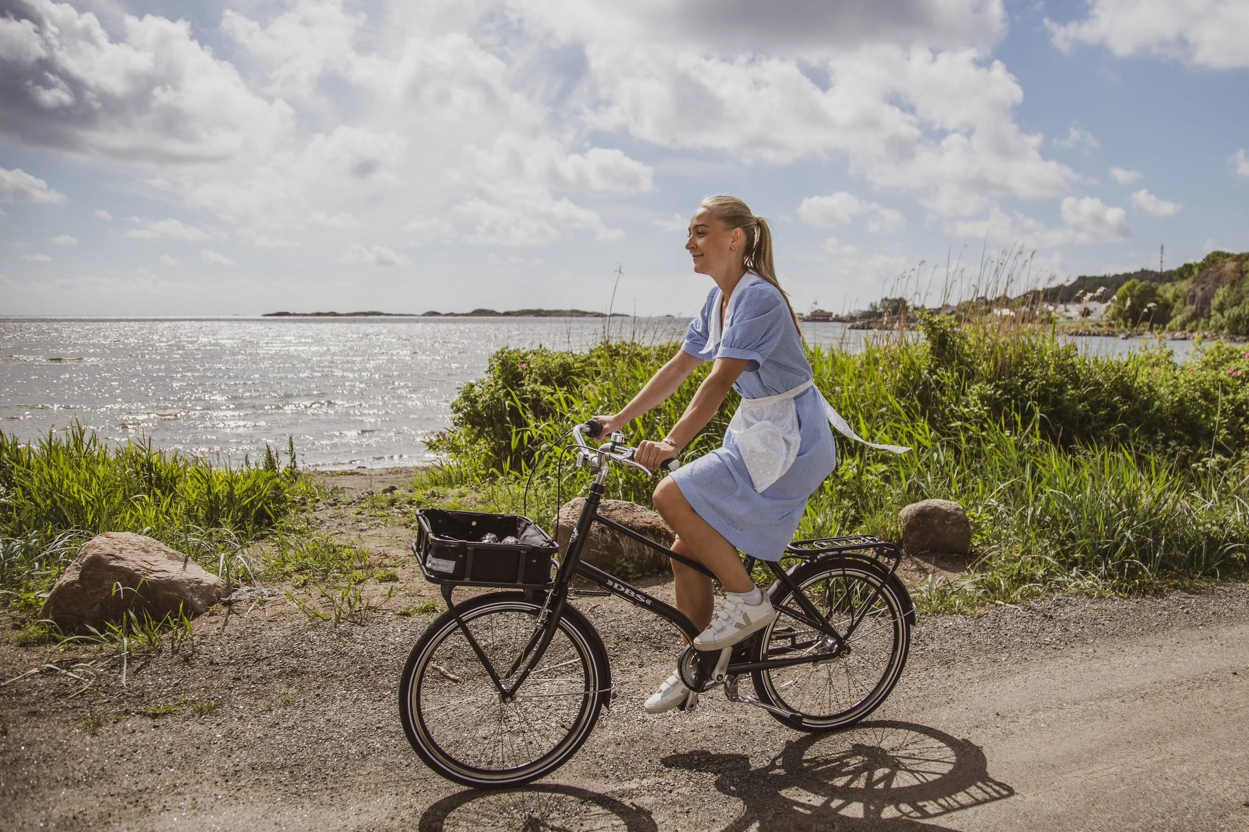 Mathilde sykkel Omrestranda_Lise Reng-kopi.jpg
