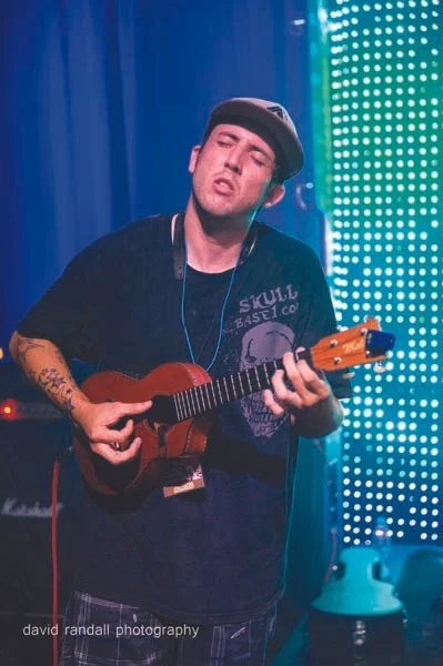 31-os-uke-fest-vince-kanekoa.jpg
