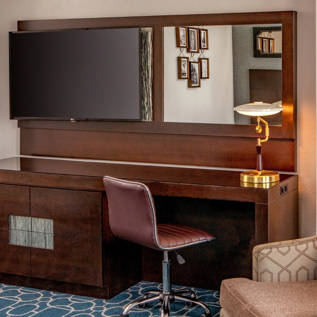 Business in the city? Stay for the weekend.  With comfortable workspaces, high-speed WiFi and an unbeatable location, Hotel Adagio makes blending work and leisure effortless.