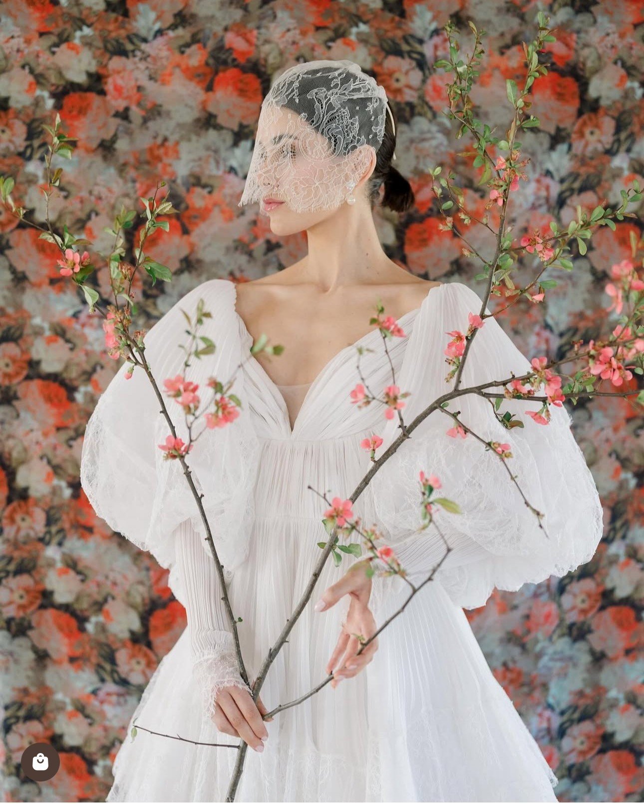 Still daydreaming about last spring&rsquo;s floral magic with @ariellachezardesign 🌸✨ From hands-on arranging to a dreamy bridal shoot, our space transformed with ease (and a lot of petals).

We&rsquo;re happy to provide plenty of gorgeous natural l