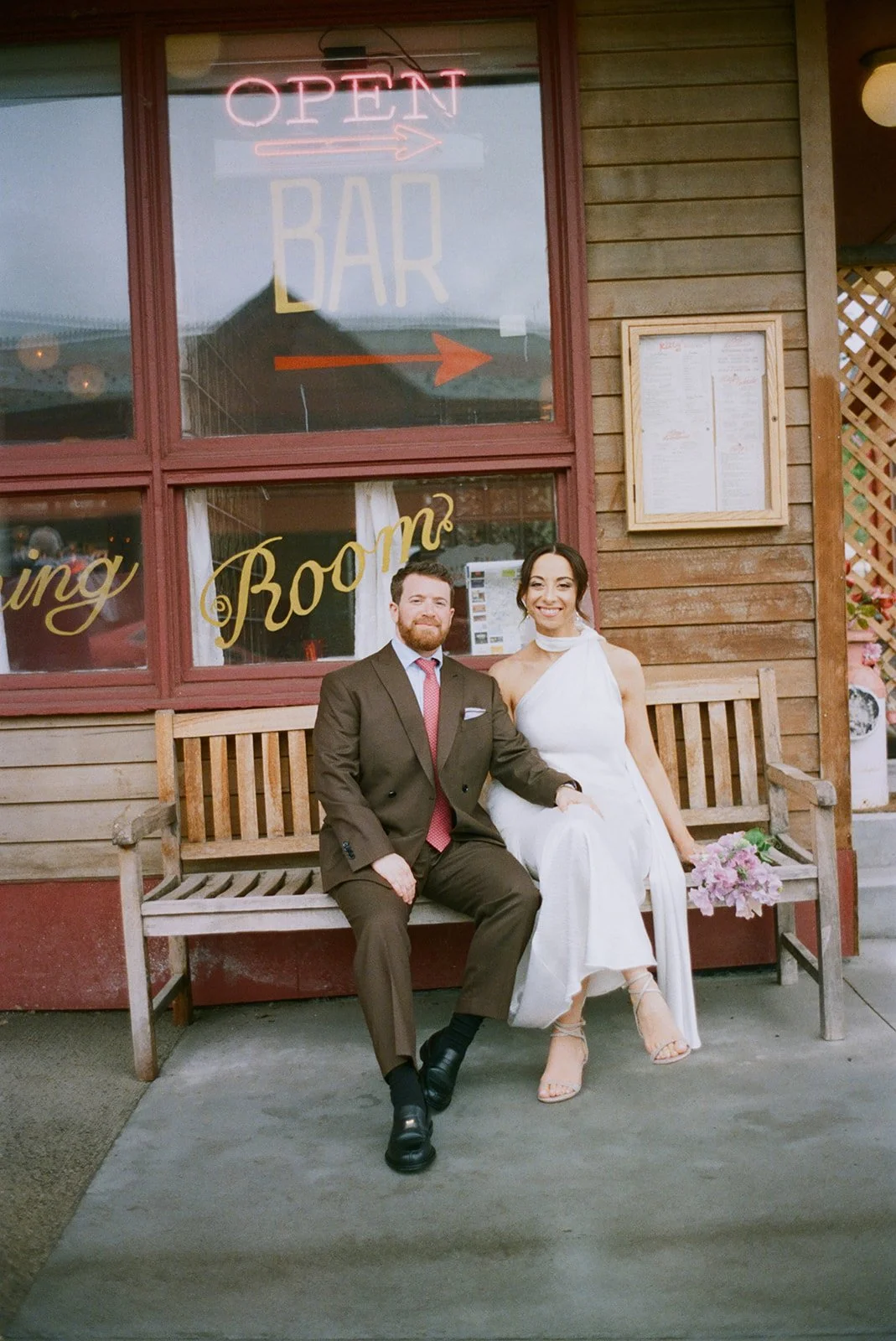 Lindsay &amp; Dane know how to do Hudson right! 😻 Coffee from @kittyshudsonny, wine from @grapefruitwines, and then wrap it all up with &ldquo;I do&rdquo; at The Caboose 💍✨

Tours &amp; booking inquiries &rarr; 🔗 in bio
📸 @unique_lapin