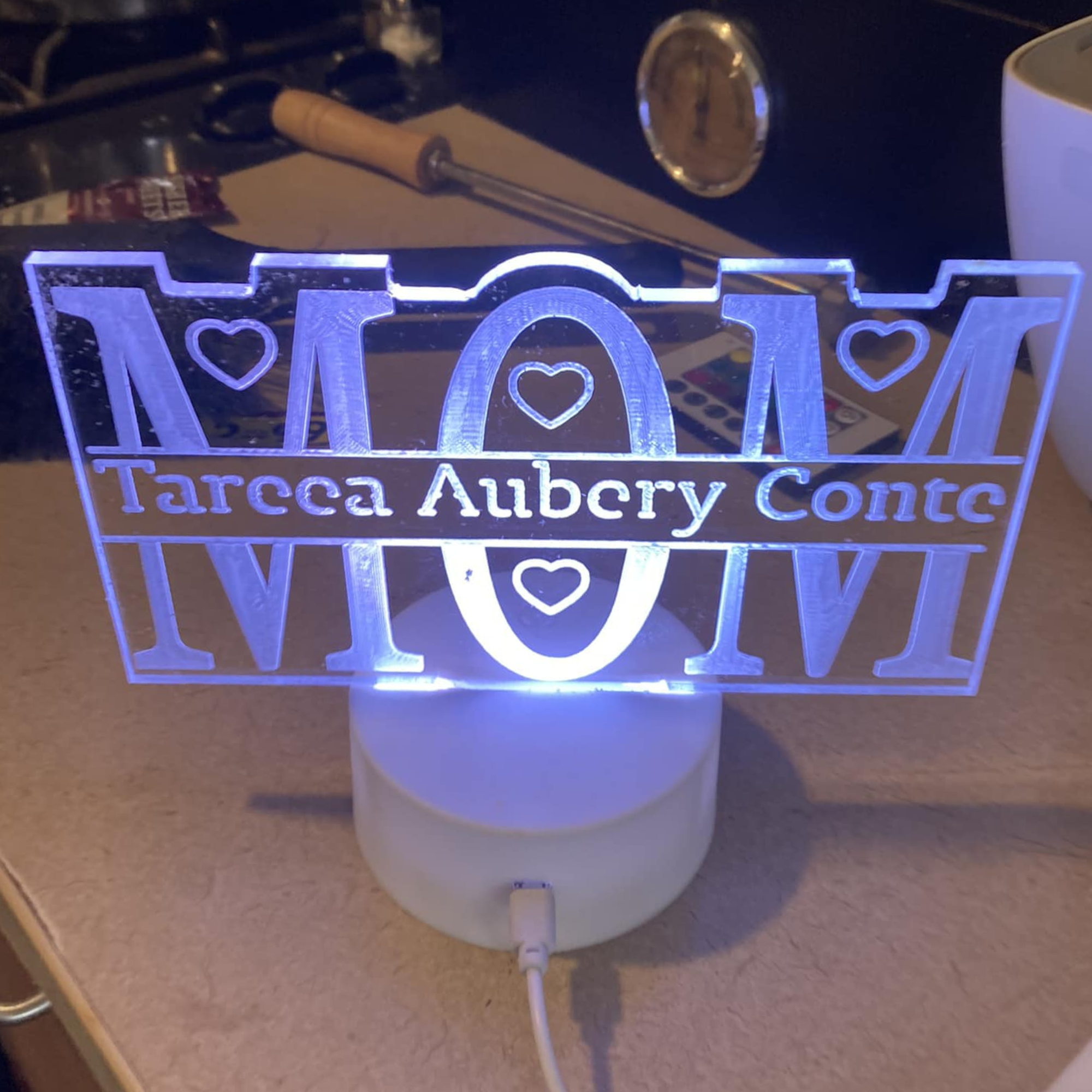 custom-led-acrylic-sign-mom-light-up.png