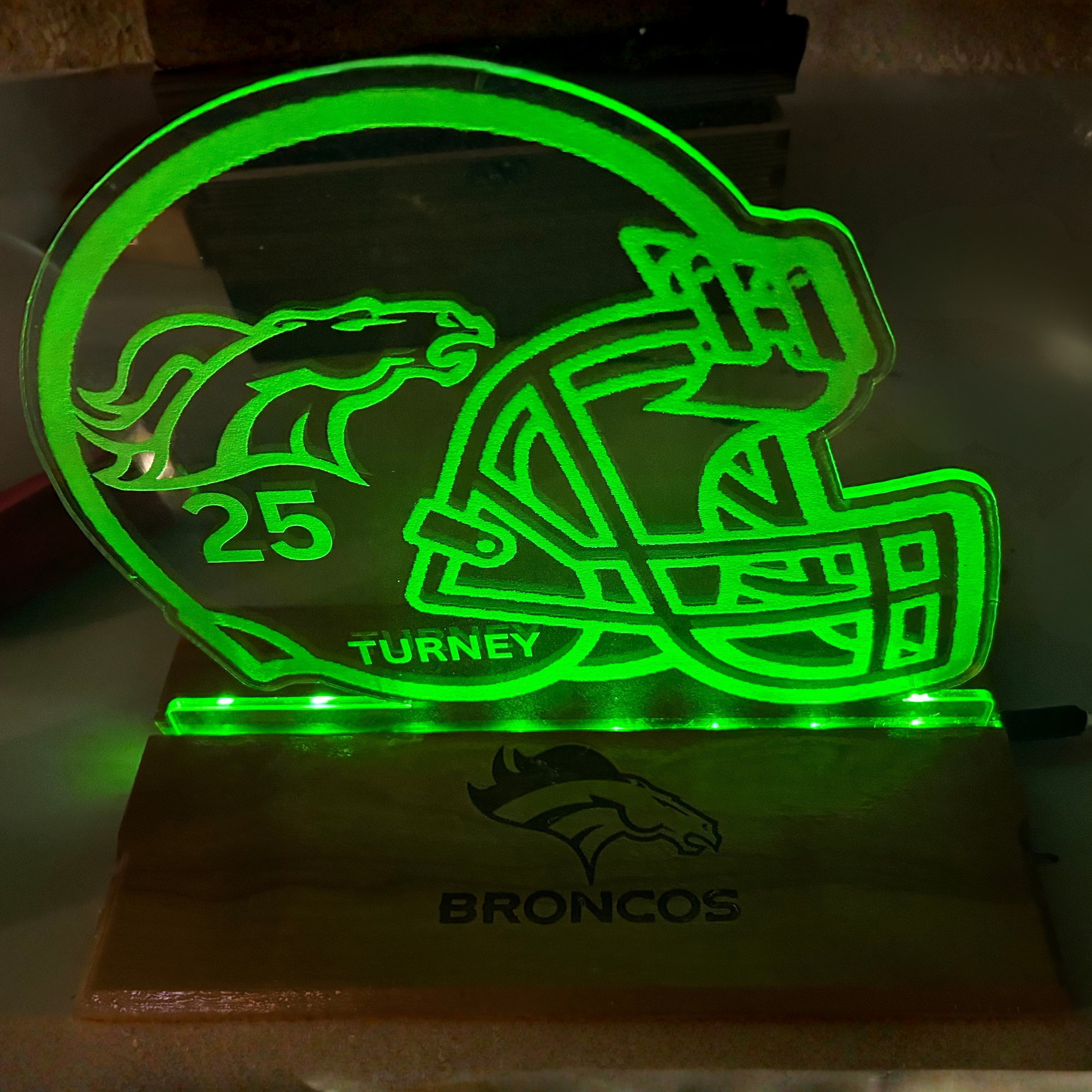 custom-led-acrylic-sign-football-helmet-green.png