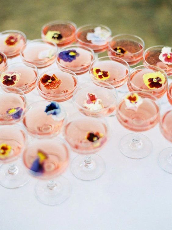 9 Gorgeous Garden Wedding Ideas.jpeg