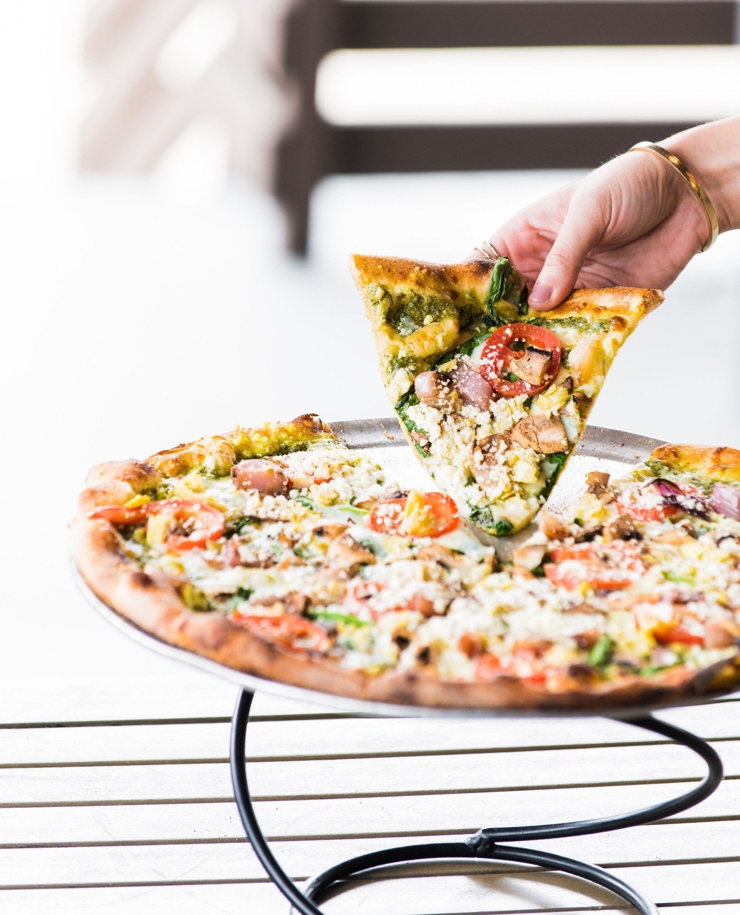 It&rsquo;s Friday&hellip; you&rsquo;ve EARNED this Slice! 😉🍕 Slice&rsquo;s Veggie Pesto Pizza is made with ALL the good stuff- pesto, spinach, grilled red onions, mushrooms, tomatoes, feta cheese and artichoke hearts. ⁠
⁠
Start your weekend RIGHT w