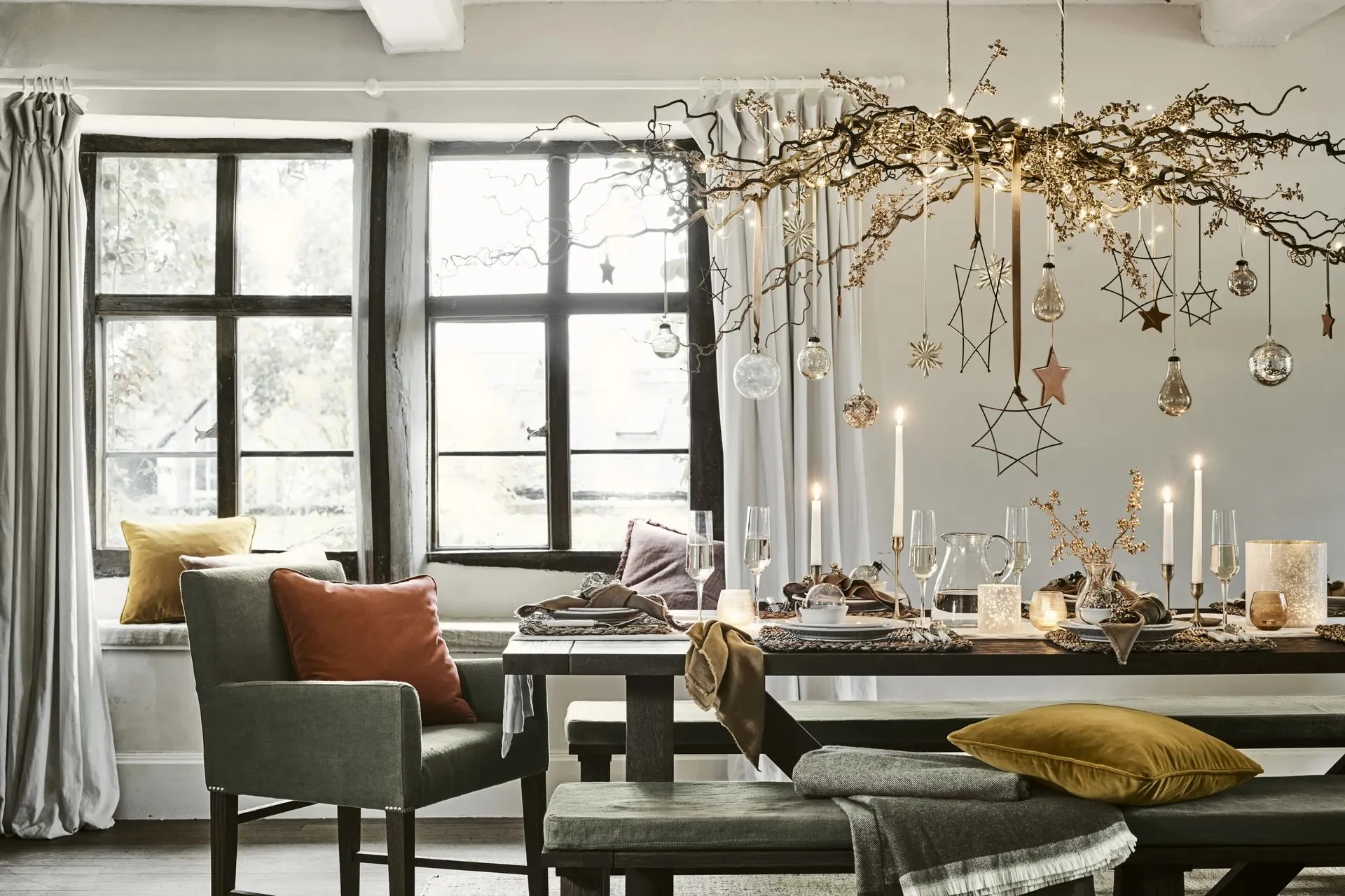 Christmas Magic at Home: Elegant Decor and Table Setting Inspiration