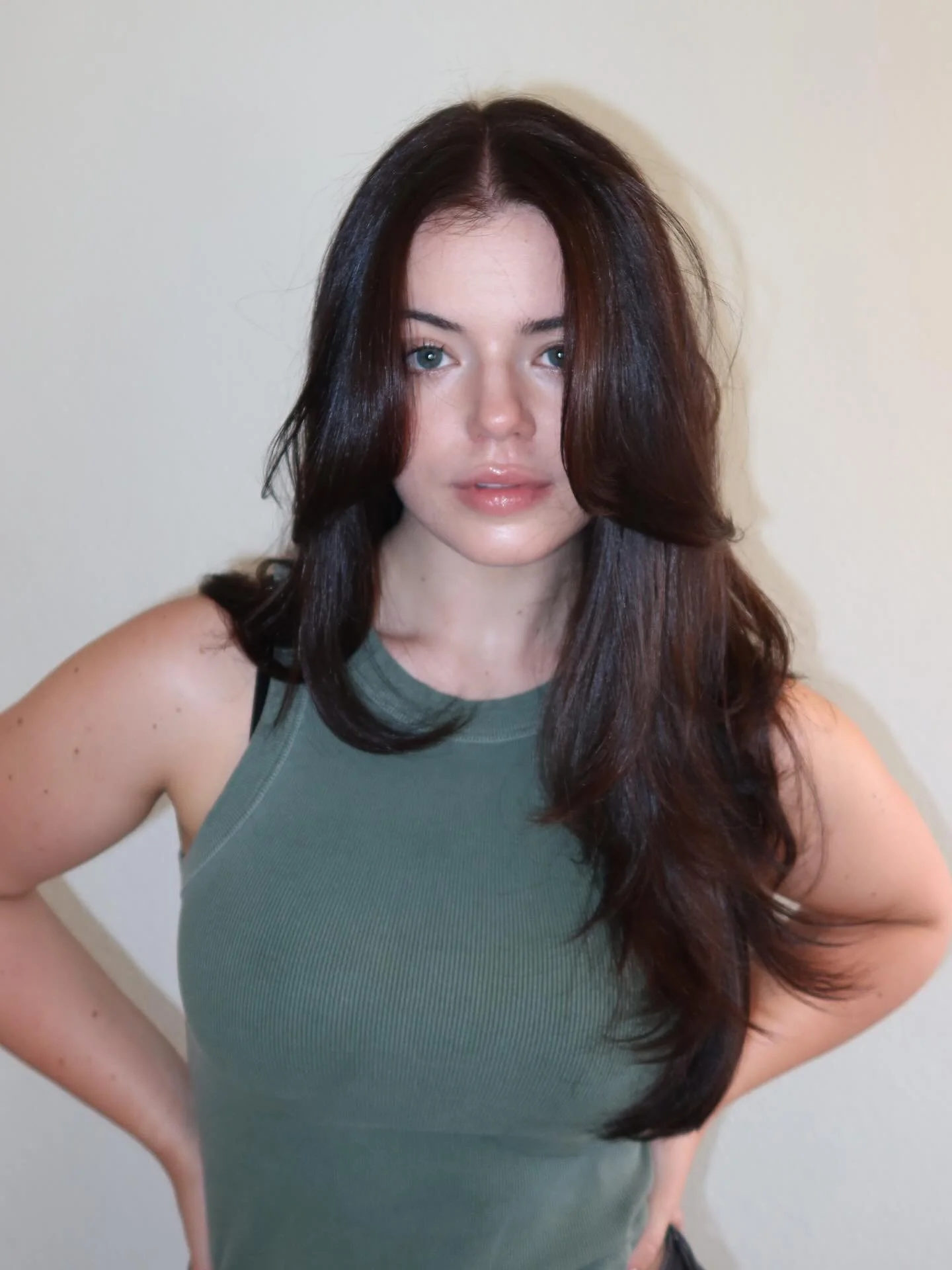 A chocolate 🍫 gloss and a feathered haircut can fix anything! 

Hair by our amazing stylist Jessica 
@makeup_by_jessicabrice