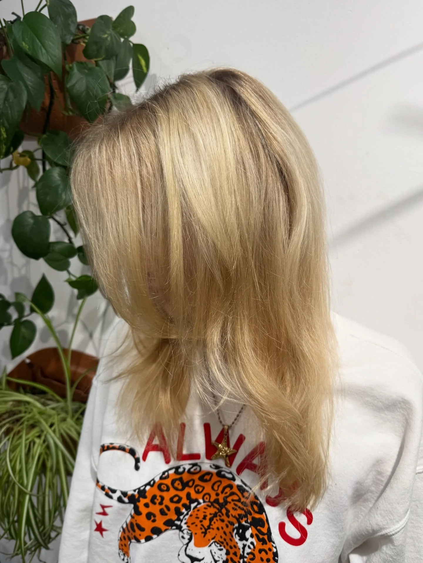 Blonding at its finest! By @alysparkle 💕