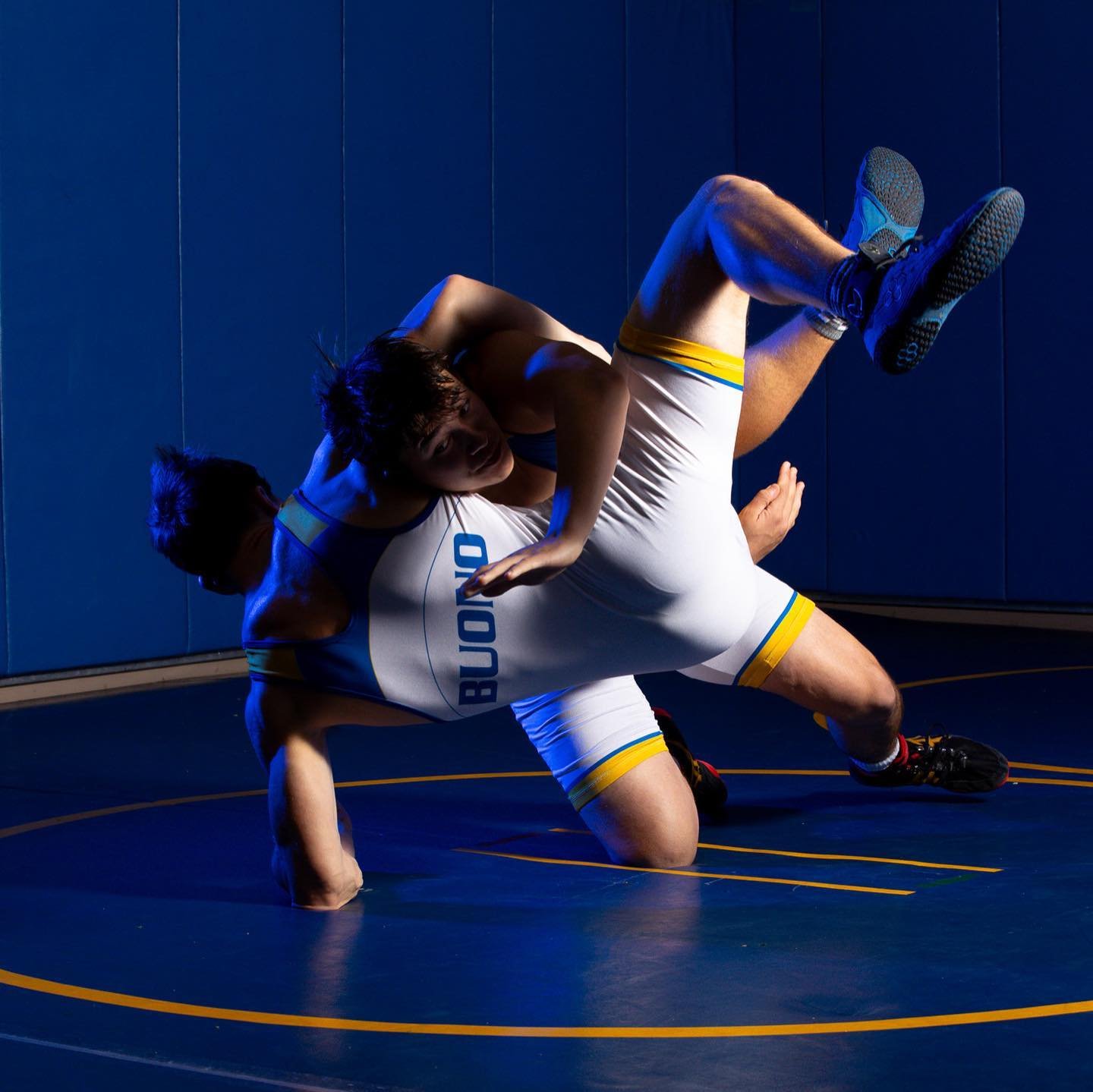 Capturing the raw intensity and skill of wrestling in a dynamic action shot.

#bayareaphotographers #bayareaphotography #sportsphotography