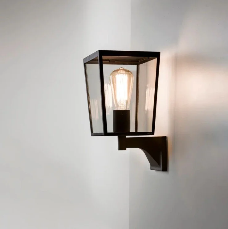 Farringdon IP44 Wall Light