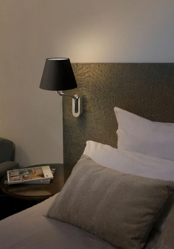 Eterna Wall Light