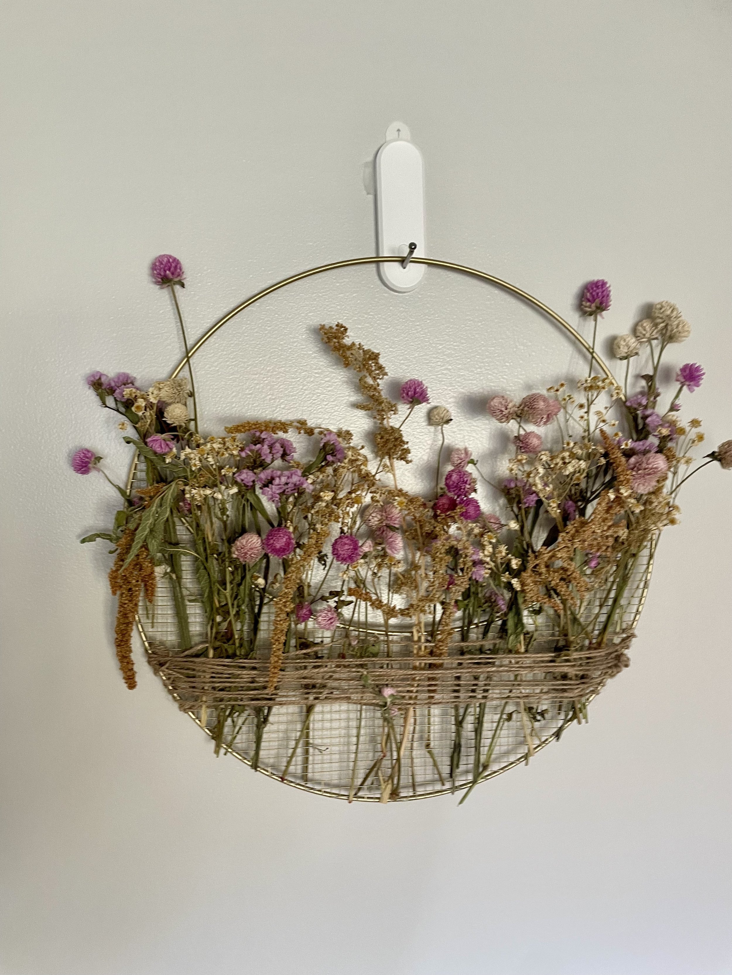 Dried Wire Flower Wreath Decor.jpg