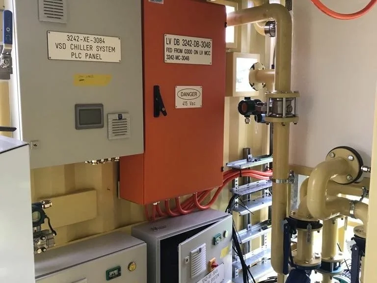 Oranssi carpenter using bench saw