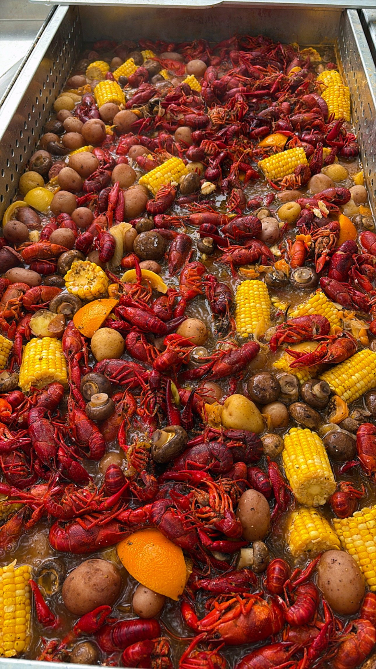 Armadillo Den Crawfish Boil Competition