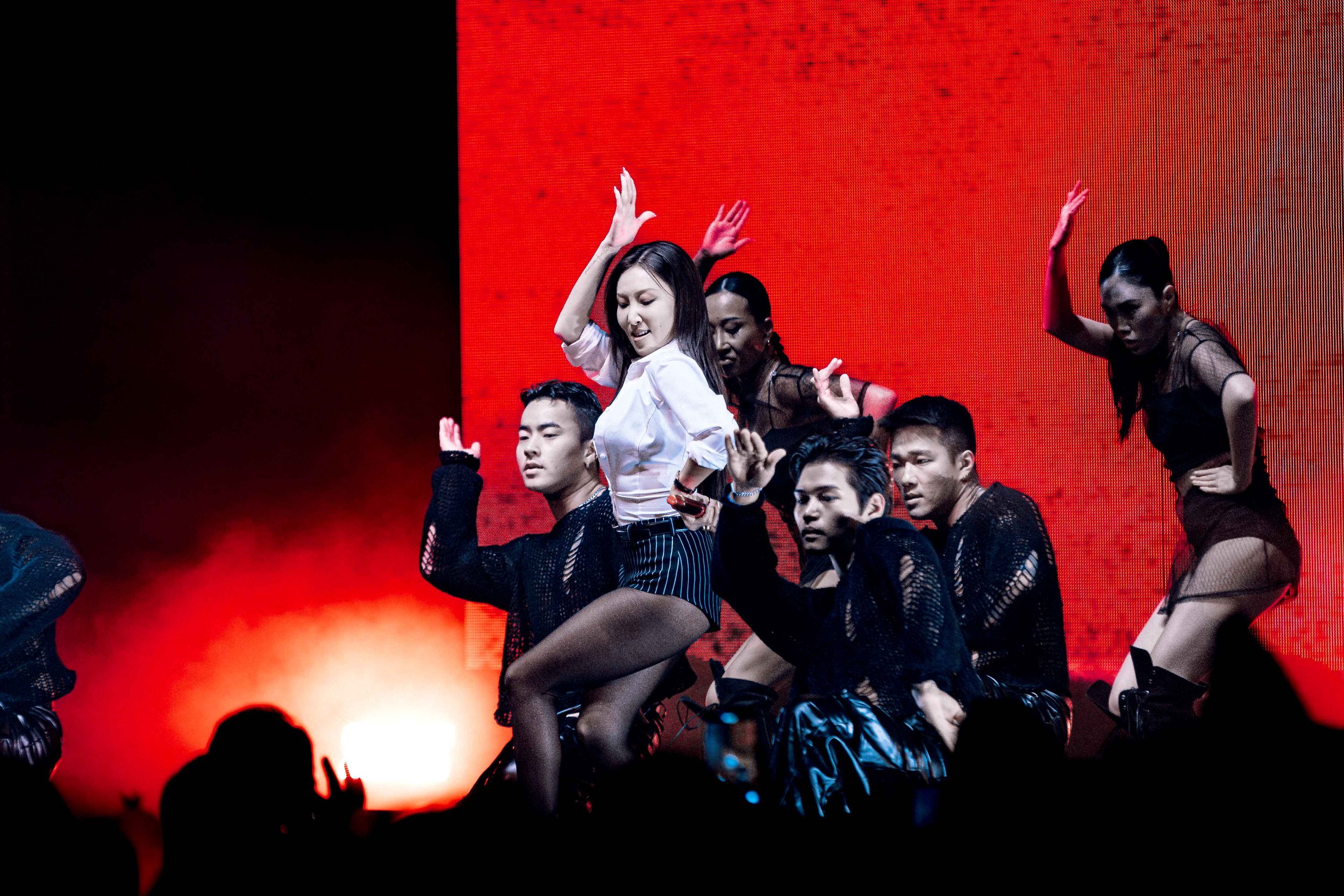 Hwasa in Oakland