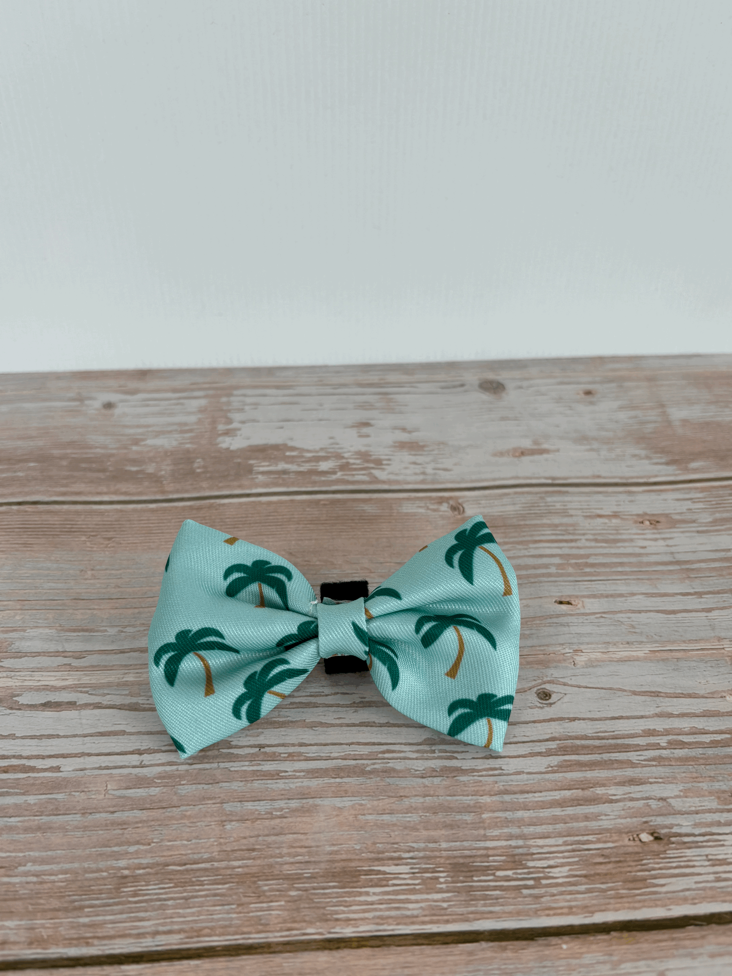 Palm Tree Bow Tie