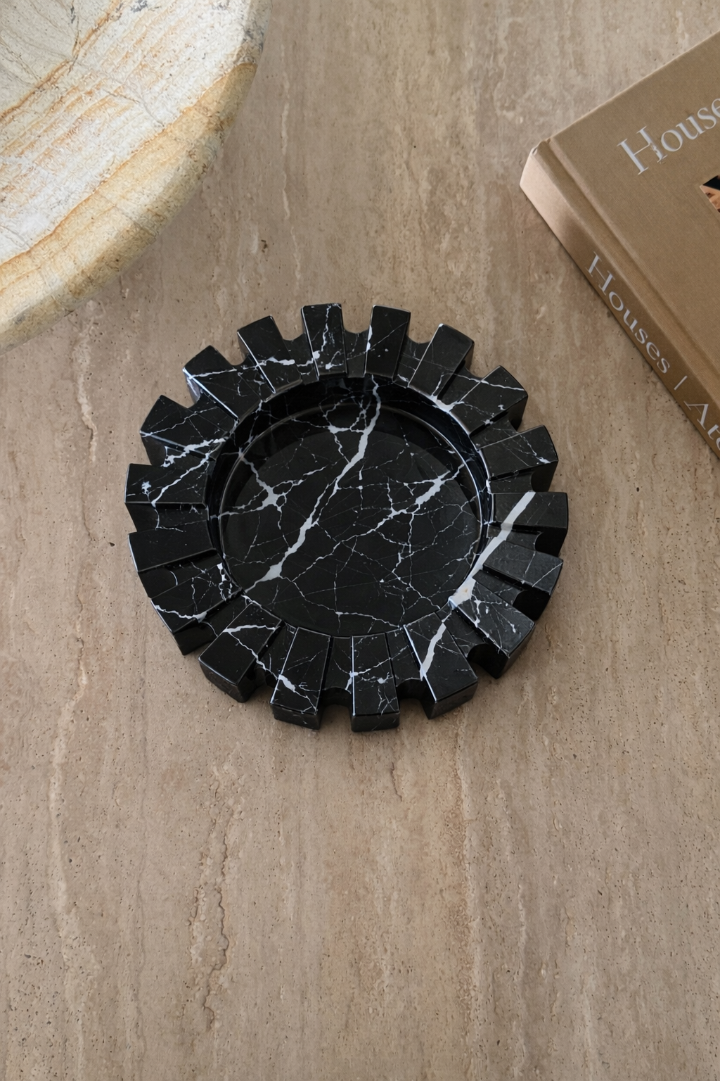 TOC-34 AJ Ashtray Nero Marquina.png