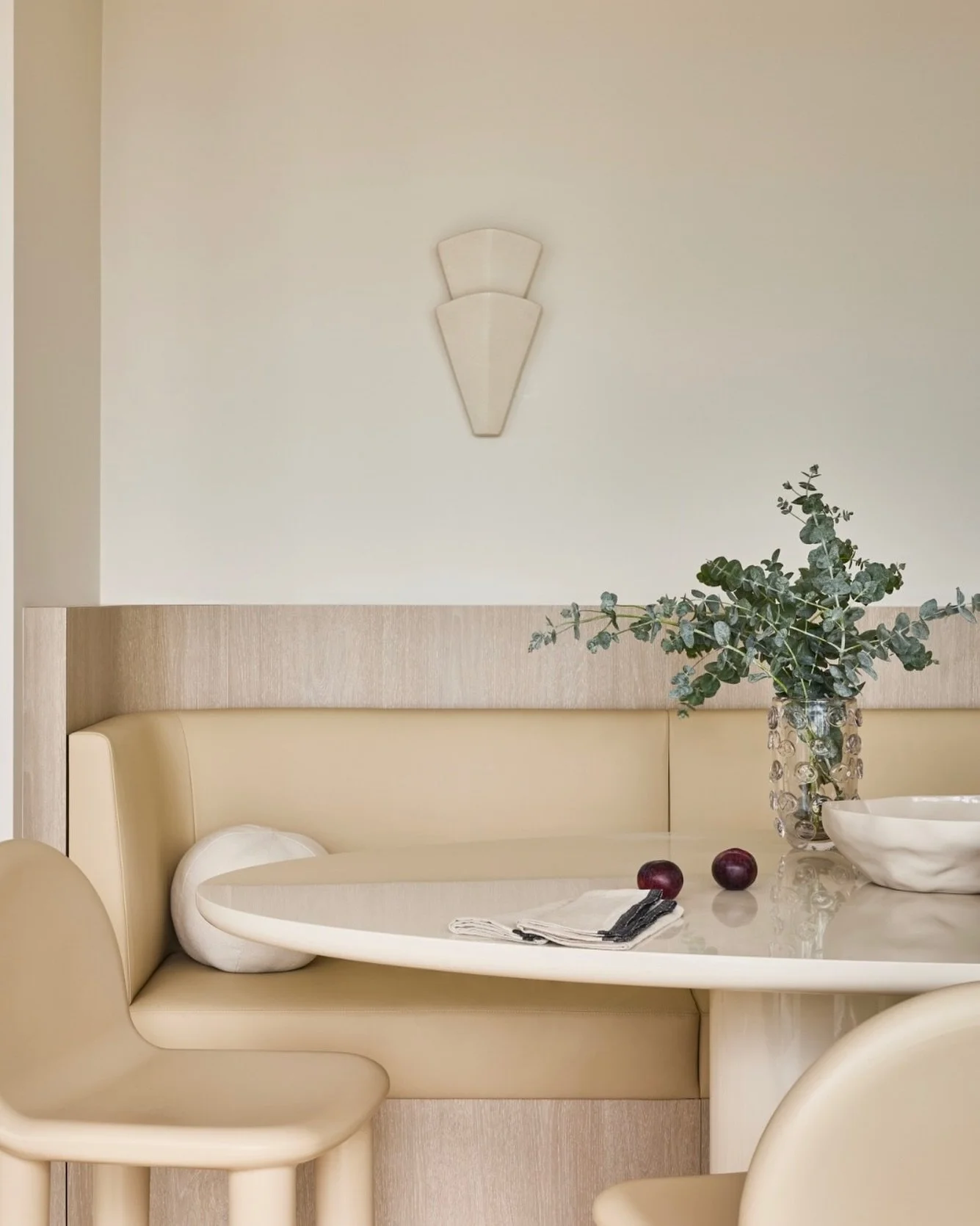 The Margot Vase, made for soft styling moments.

With its textured glass detail and sculptural shape, it brings just the right amount of interest to a shelf, console, bedside, or coffee table.

Beautiful on its own, even better with a few fresh s