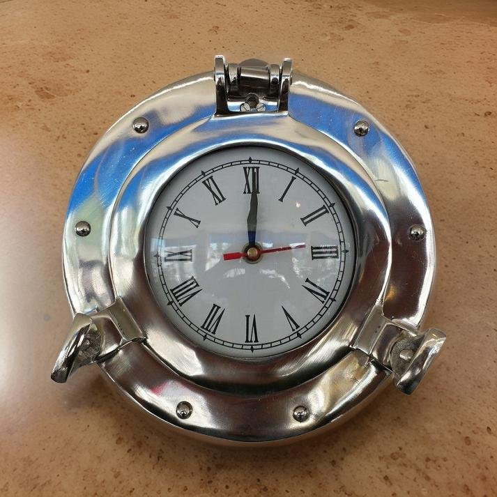 Chrome Deluxe Class Porthole Clock 8in 1_1725351283962.jpeg