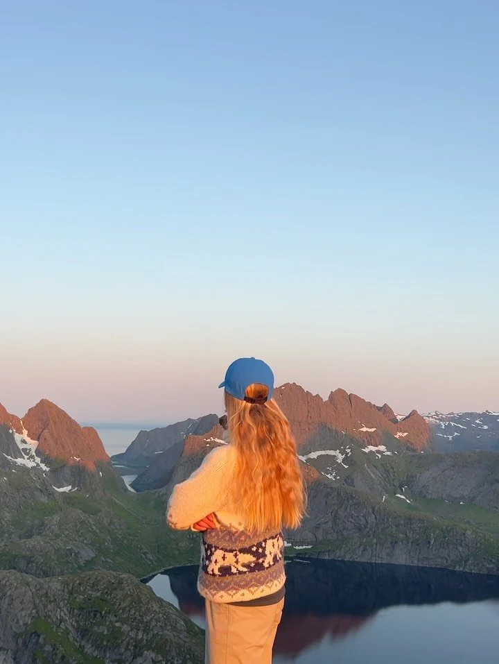 Hello!!🌵❤️&zwj;🔥 After a long break, the full moon in Taurus told me it was time to show up here again&hellip; So I&rsquo;m mostly busy growing a tiny human these days:&acute;) joining us around the spring equinox! Tbh it felt a bit intimidating to