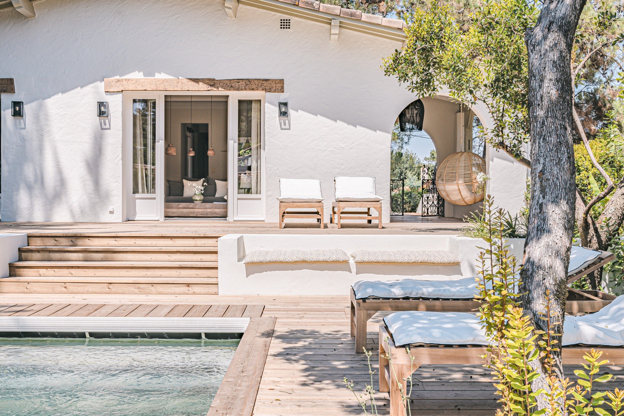 La Favronni&egrave;re
R&eacute;novation d&rsquo;une villa au Cap Ferret, construction d'une piscine et am&eacute;nagement des ext&eacute;rieurs 
Projet livr&eacute; - 2024

#architecture #architect #archilovers #design #archidesign #interior #interio
