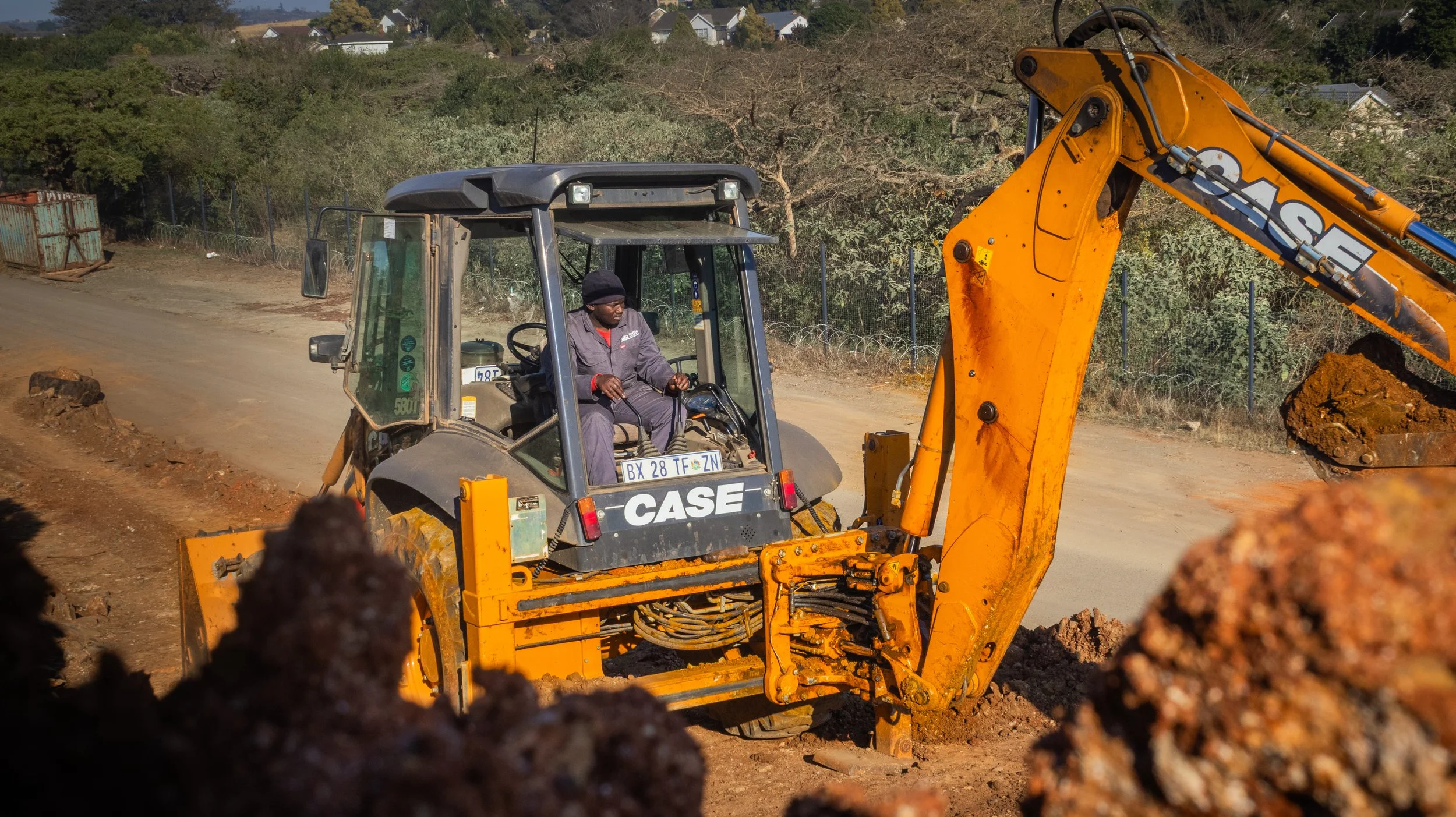 Worker with machine 6.jpg