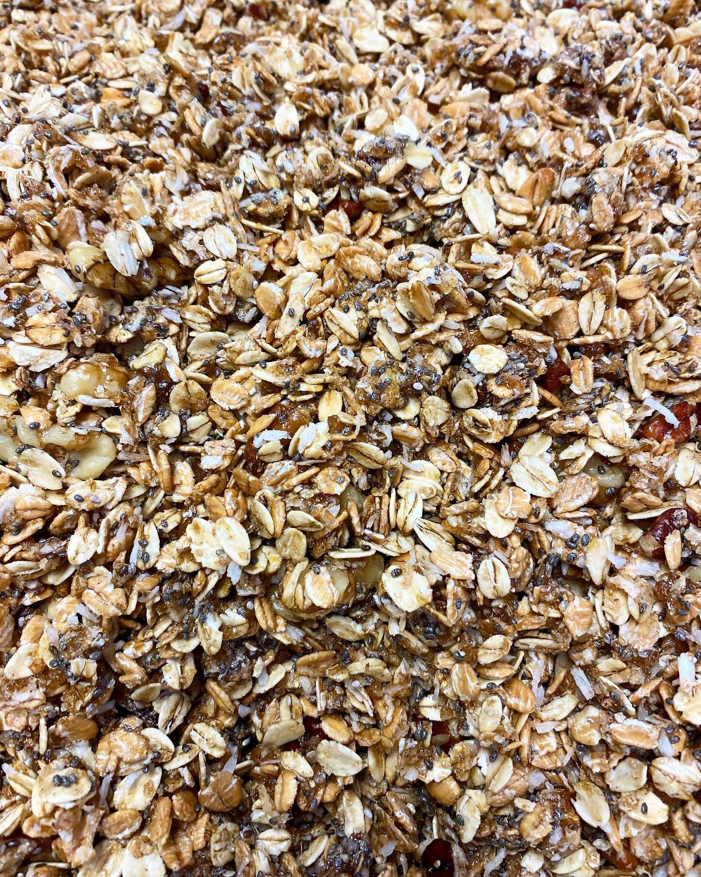 A batch of Sweet Rambling Granola from yours truly just hit the shelves @healthyhearthealthypleasures! This granola is packed full of all kinds of goodies&hellip; rolled wheat, rolled oats, coconut, chia seeds, pecans, walnuts, wheat germ, just to na