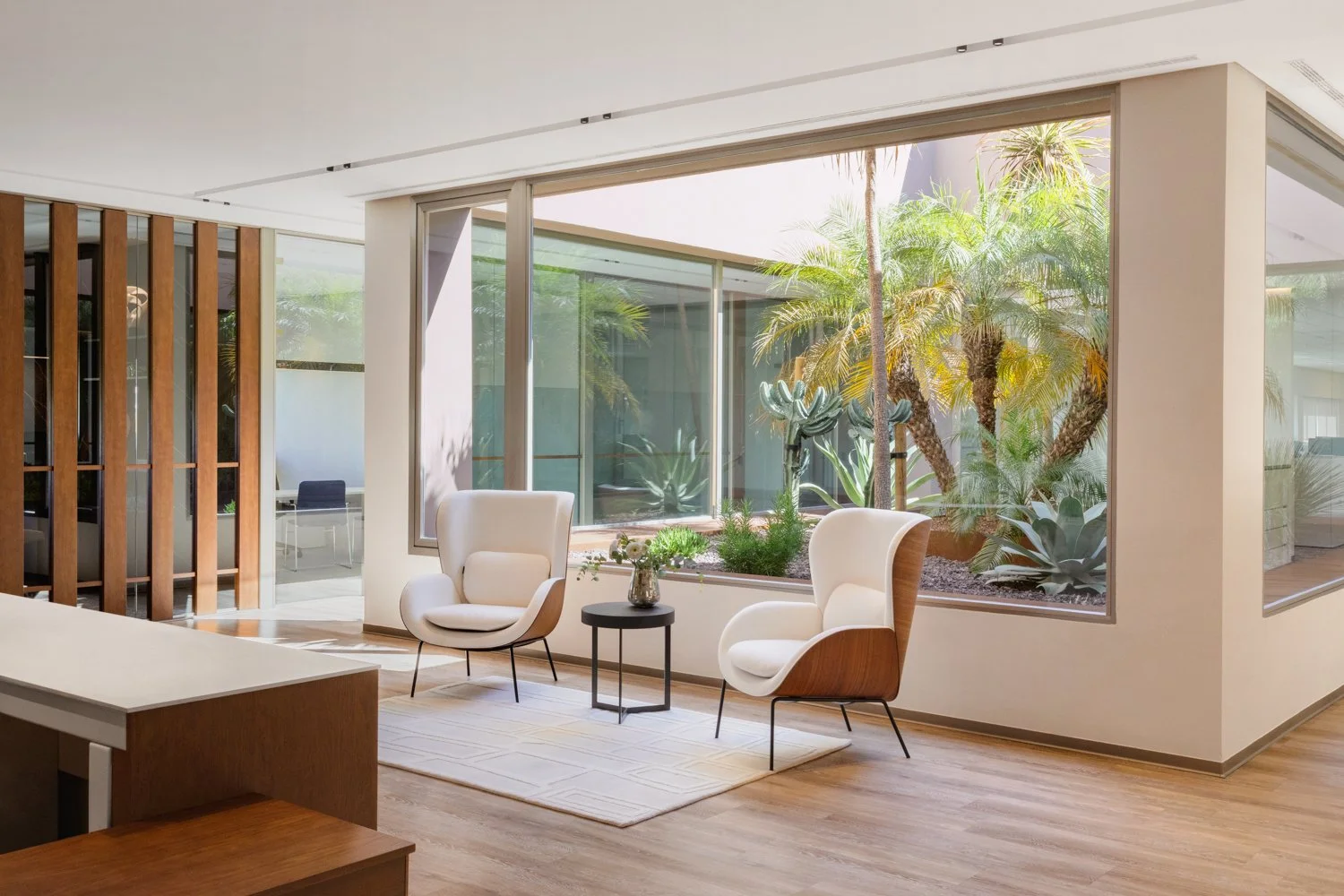 INTERIORES Y ARQUITECTURA