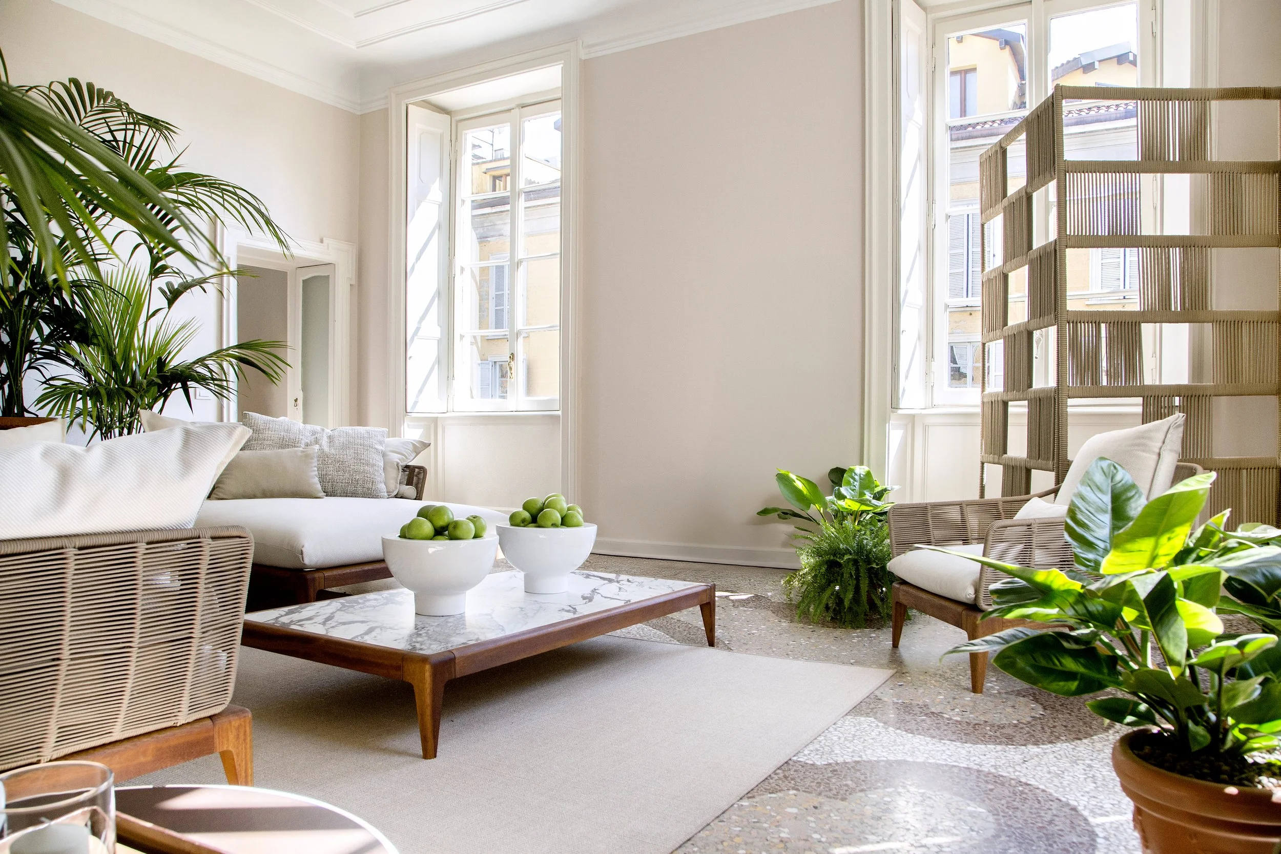 INTERIORES Y ARQUITECTURA