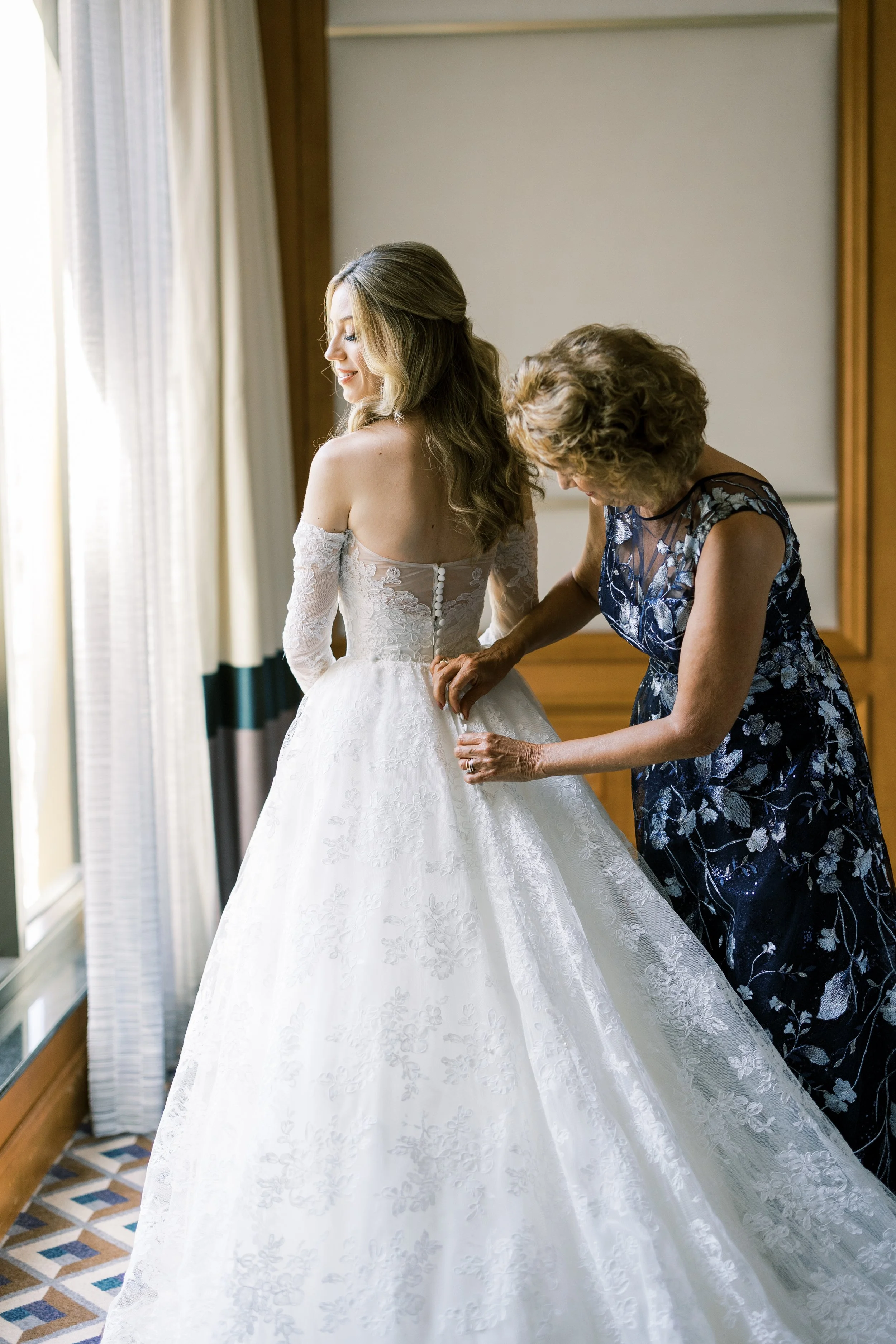 1. Bride Get Ready_SunnyLeePhoto-97.jpg