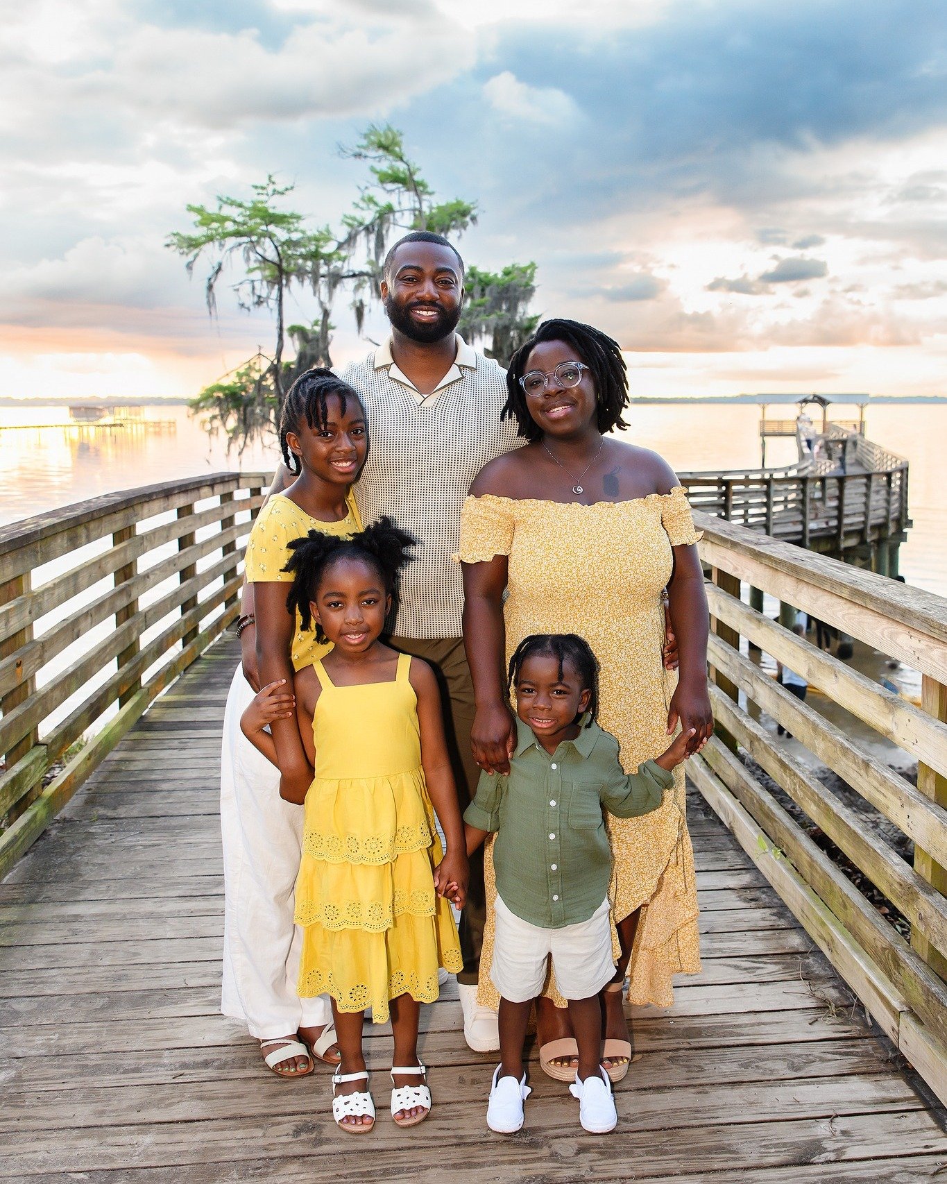 🌟 Sneak peek 🌟 from this sweet family's session. We dodged the rain but the clouds showed off for us! ⛅️

#KaylaFurmanPhotography #saintaugustinephotographer #staugustinephotographer #staugustinefamilyphotographer #veteranowned #staugustinemoms #no