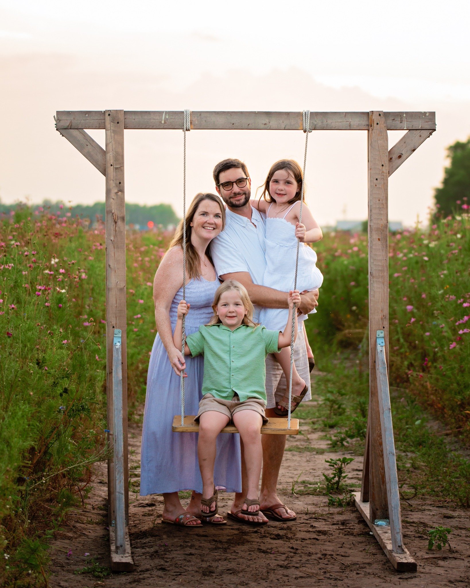 Flower fields are dreamy. Soft colors, open space, golden light&hellip; want to know the real behind-the-scenes though?

The bugs were having their own little party out there. 😂

But this family showed up and just rolled with it. We kept it light, s