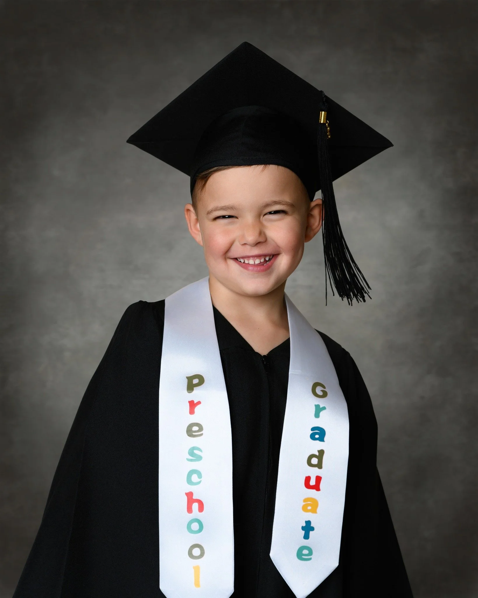 Still thinking about Little Graduate portraits? 🎓

Here&rsquo;s a peek at some of my past little grads in their caps and gowns&hellip; and yes, I have multiple colors available (black/white/pink/green/blue/purple).

I keep these sessions clean and c