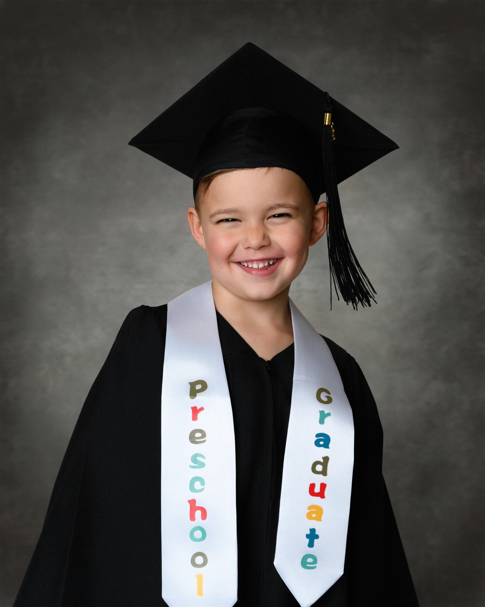 Still thinking about Little Graduate portraits? 🎓

Here&rsquo;s a peek at some of my past little grads in their caps and gowns&hellip; and yes, I have multiple colors available (black/white/pink/green/blue/purple).

I keep these sessions clean and c