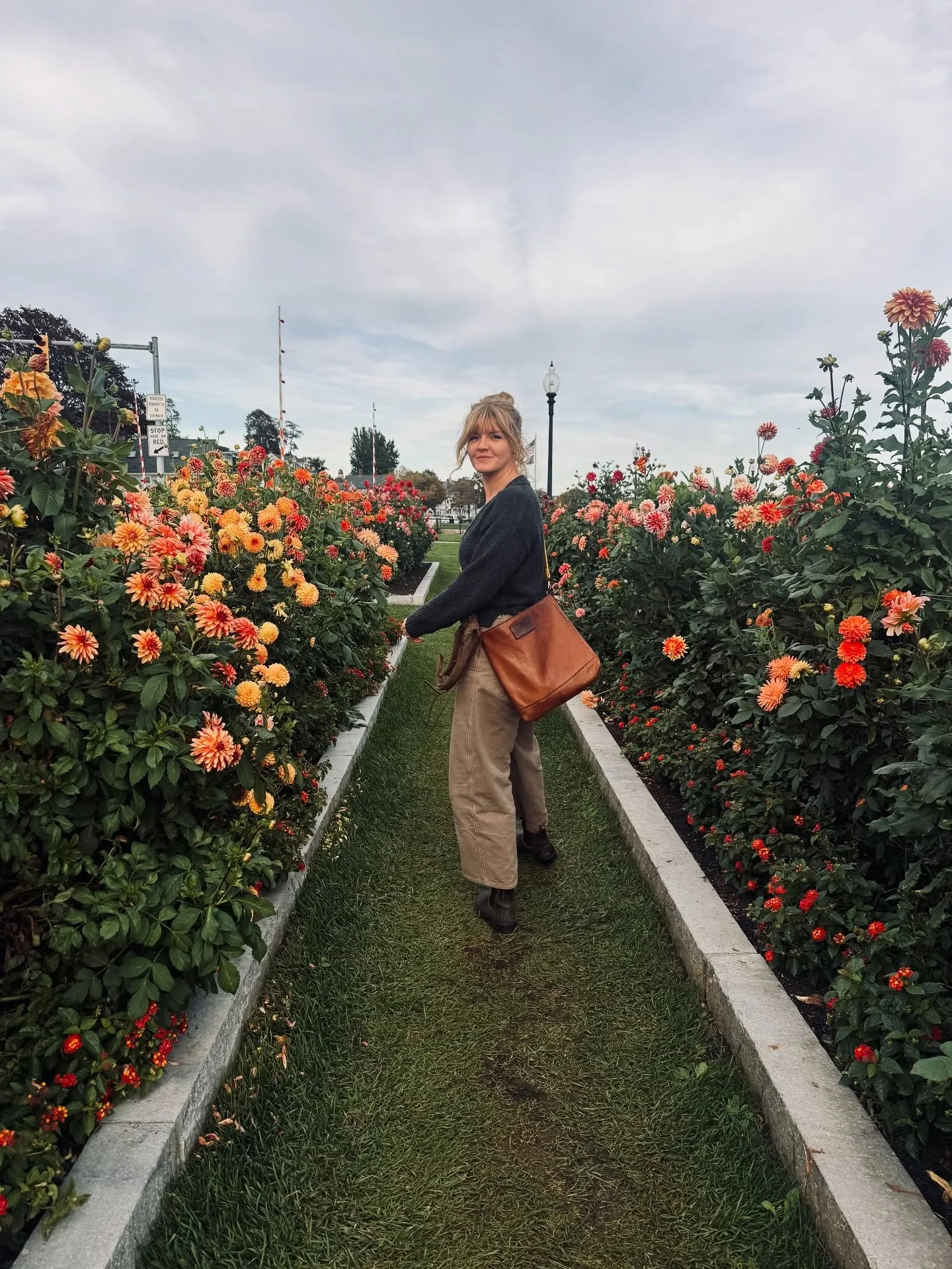 October in pictures. 🧡🫶🤎🎃🍂🥐❤️ one of my favorite times of year! I love the change of the season and the colors that come with it! I am a fall girl through and through!