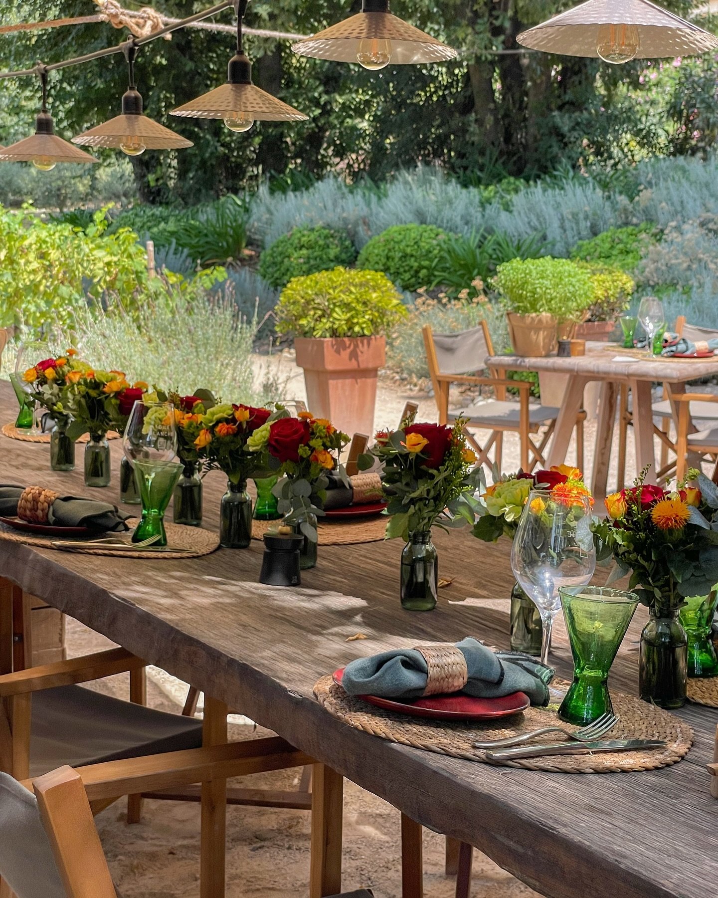 July full of joy ✨
Une collection de merveilleux souvenirs&hellip; 
Aussi bien en cuisine qu&rsquo;&agrave; la table des meilleurs restaurants. En uniforme de cheffe ou en robe de soir&eacute;e&hellip; toujours en musique, toujours dans la joie, touj