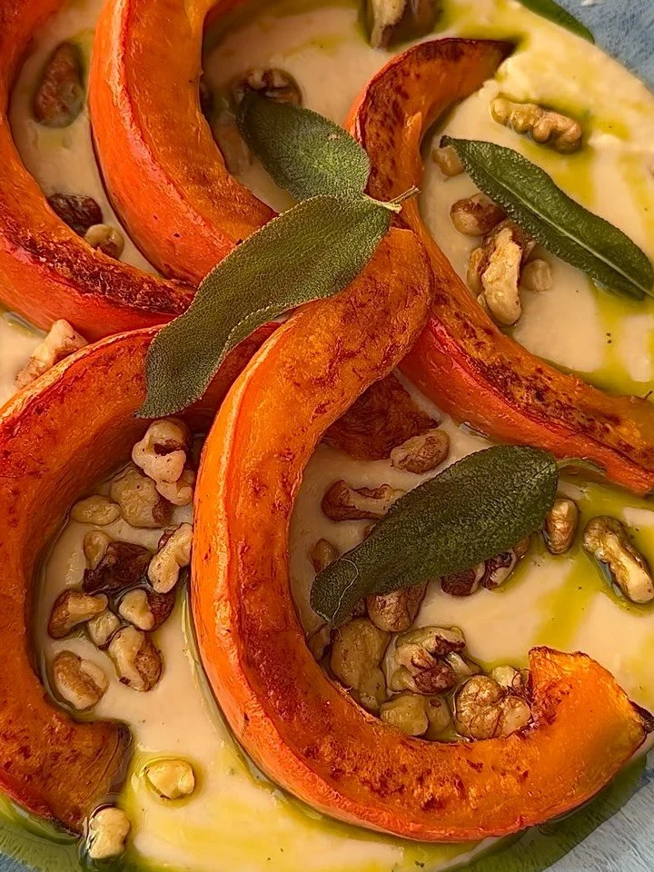 C&rsquo;est l&rsquo;histoire d&rsquo;une assiette&hellip;
Une assiette qui se raconte autour d&rsquo;une saison, de produits, de saveurs et de couleurs.
Ici on retrouve ma passion du moment : les haricots blancs. Cette fois-ci en version cr&egrave;me