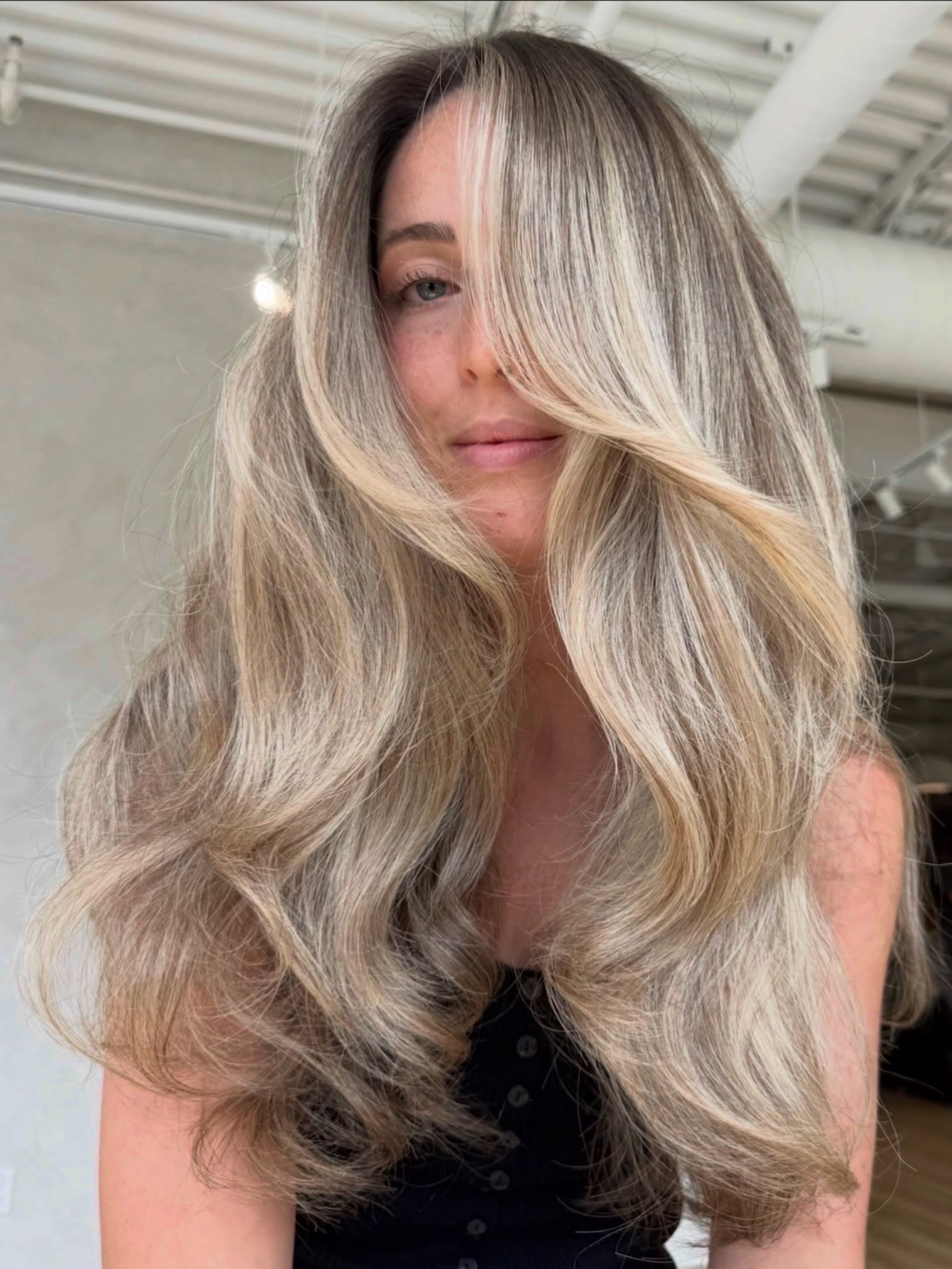 Imagine tu sors du salon avec ces cheveux-l&agrave; 👸🏼

par @joanypaquin