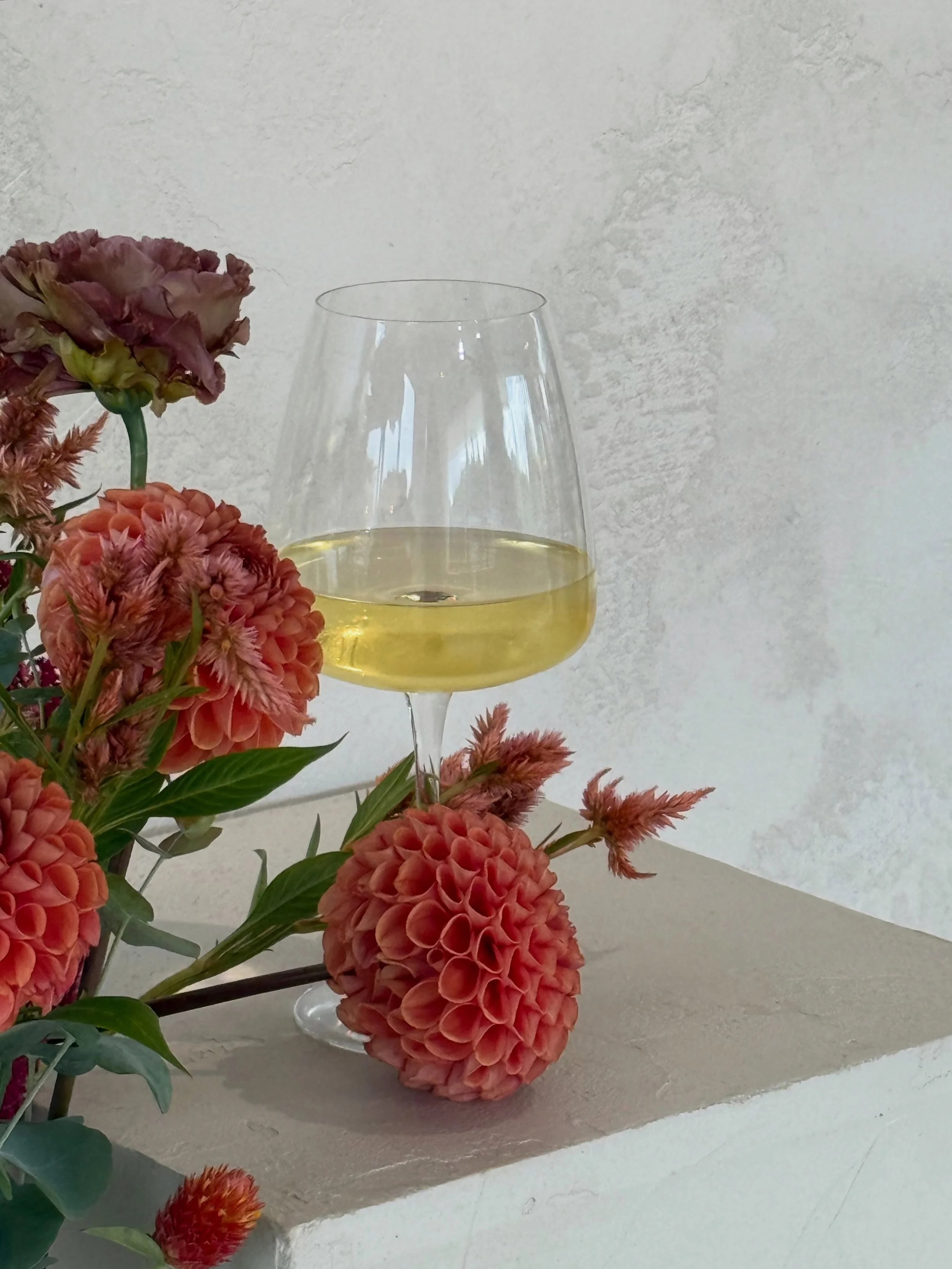 Cheers aux derni&egrave;res journ&eacute;es d&rsquo;&eacute;t&eacute; 🥂 

C&rsquo;est maintenant le temps de penser &agrave; r&eacute;server ton rendez-vous des F&ecirc;tes avant qu&rsquo;il ne reste plus de place 🤭