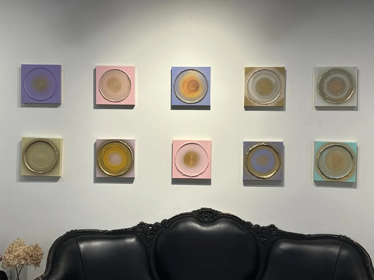 Going into the circle with Robert Rahal (sneak-peak into tonight&rsquo;s VIP Vernissage)

#robertrahal #intothecircle #idreamingold #art #artlover #artofinstagram #artcollectors #artcollective