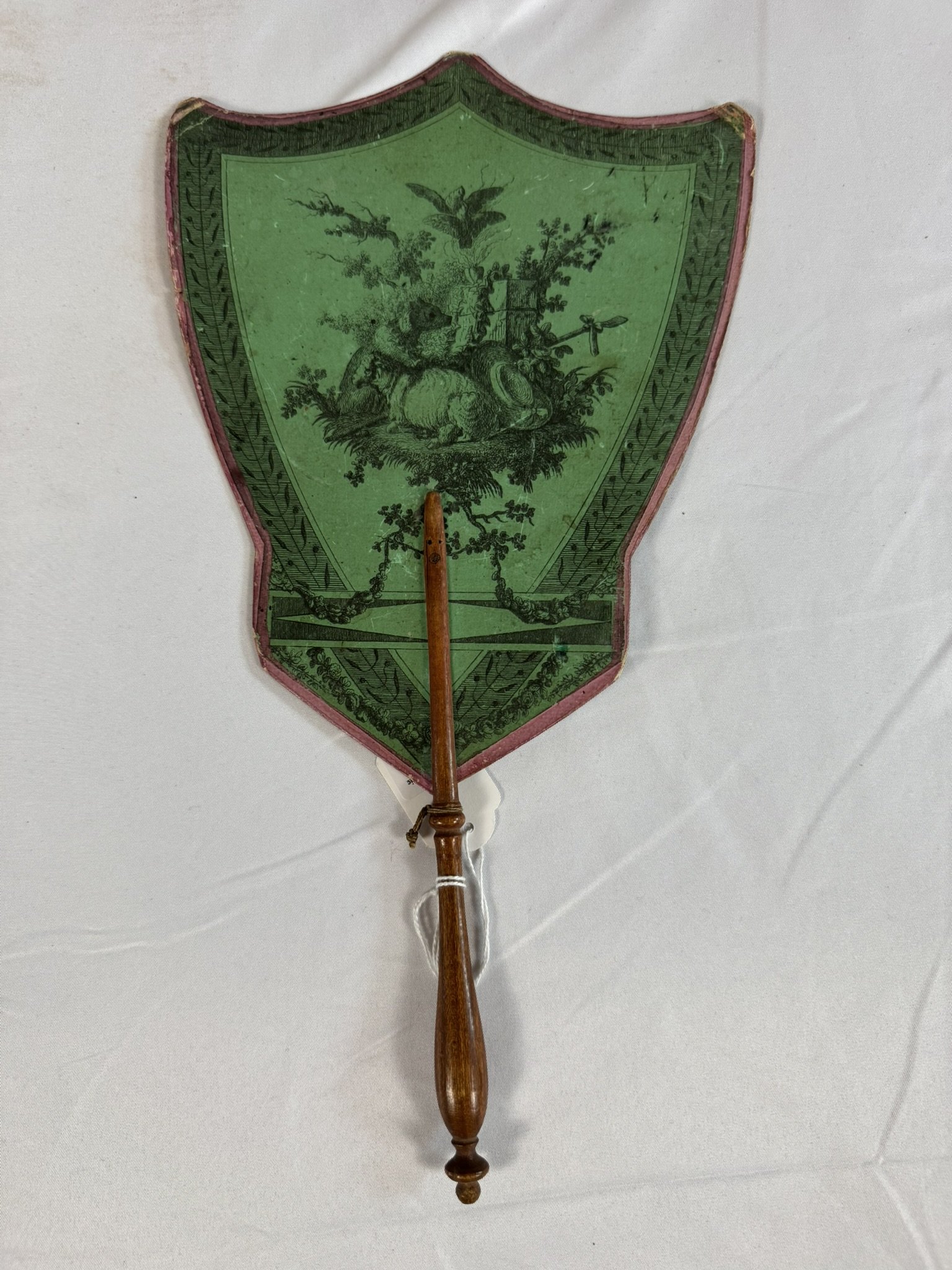 antique-french-hand-fire-screen-ecran-a-main-consulat-putto-trophy-reverse.jpg