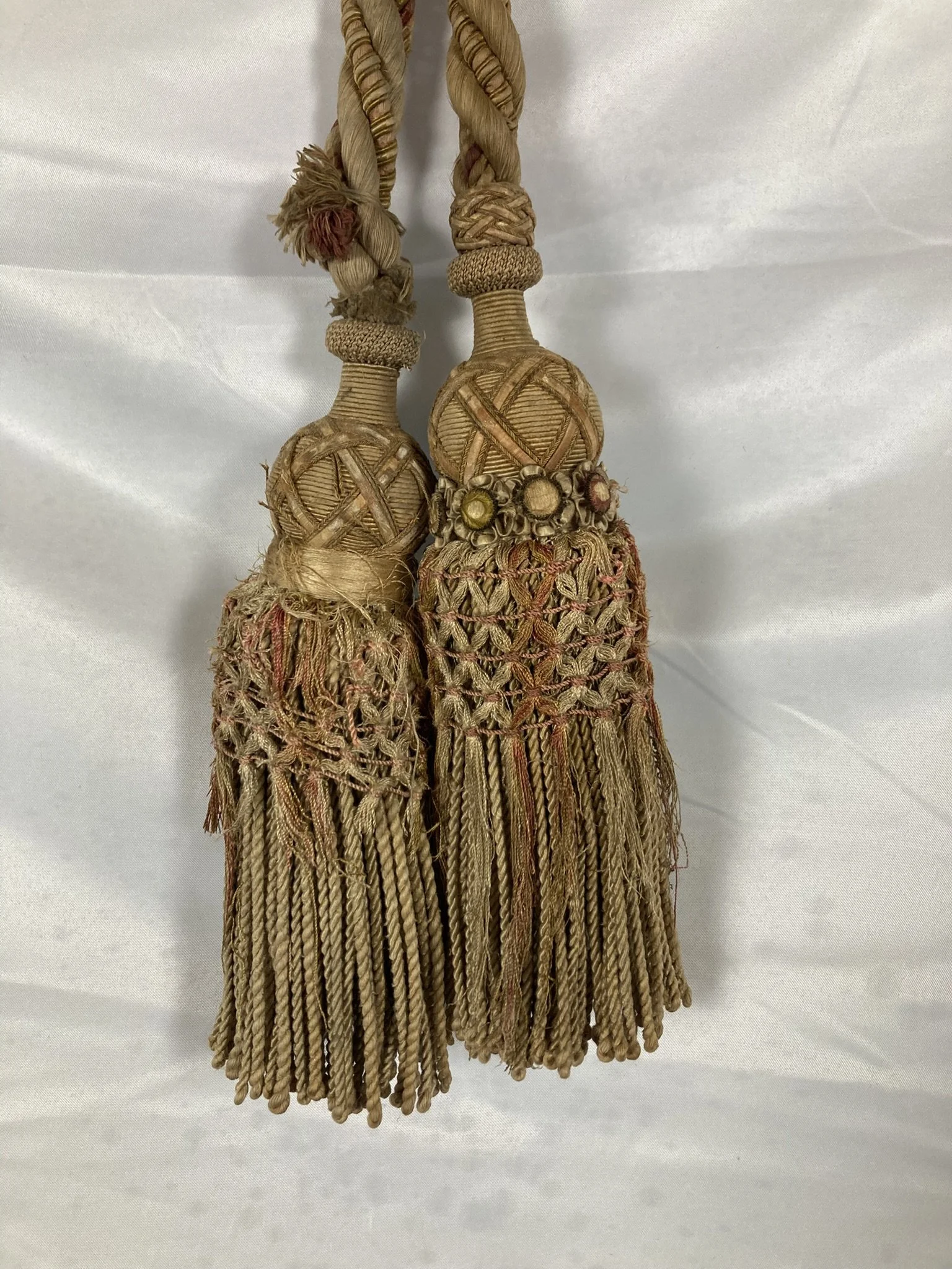 Château Passementerie Tassel Tieback Pair | Jacob Trudaine